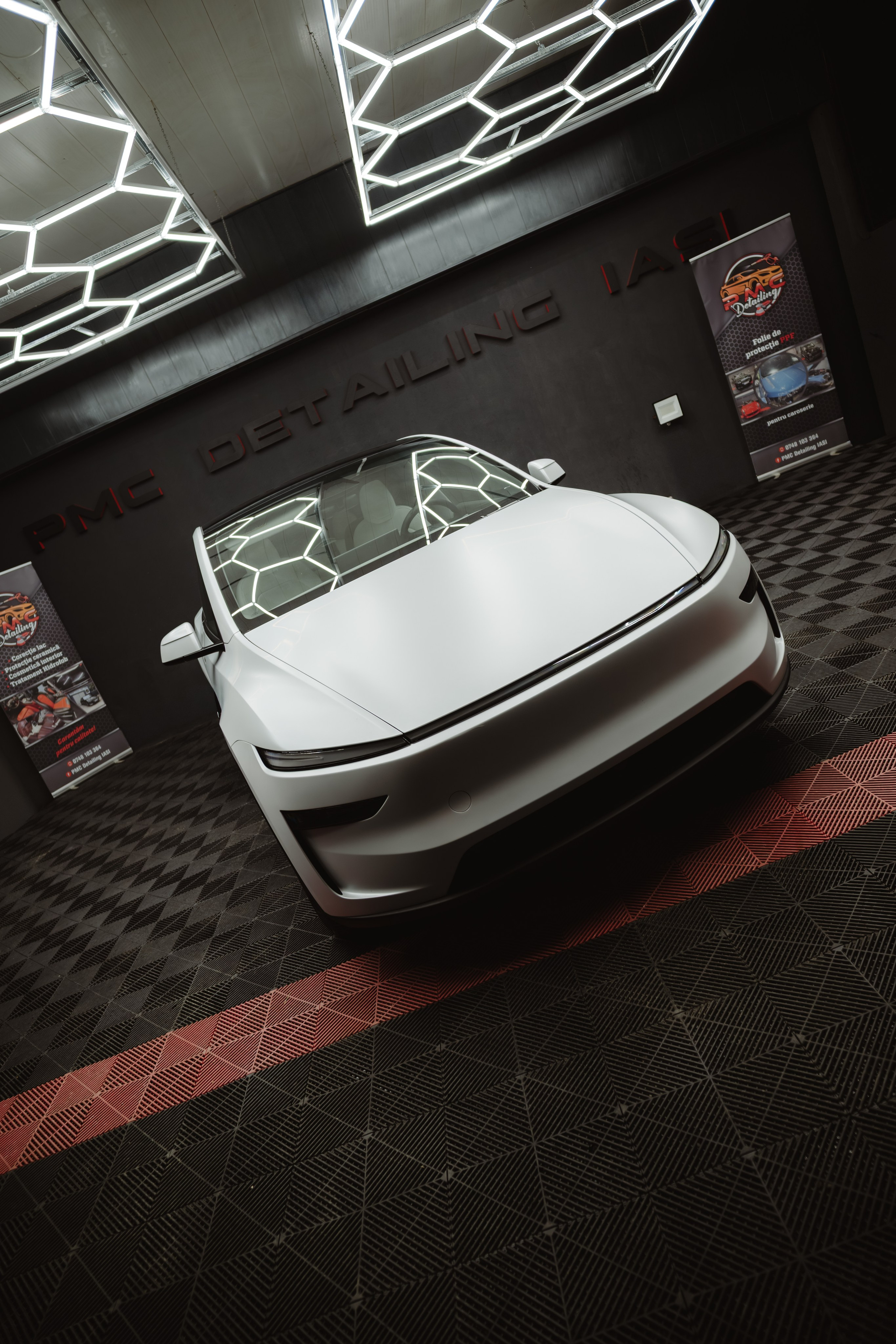 Tesla Model Y (PMC Detailing). Adrian Visovan - Fotograf Iasi