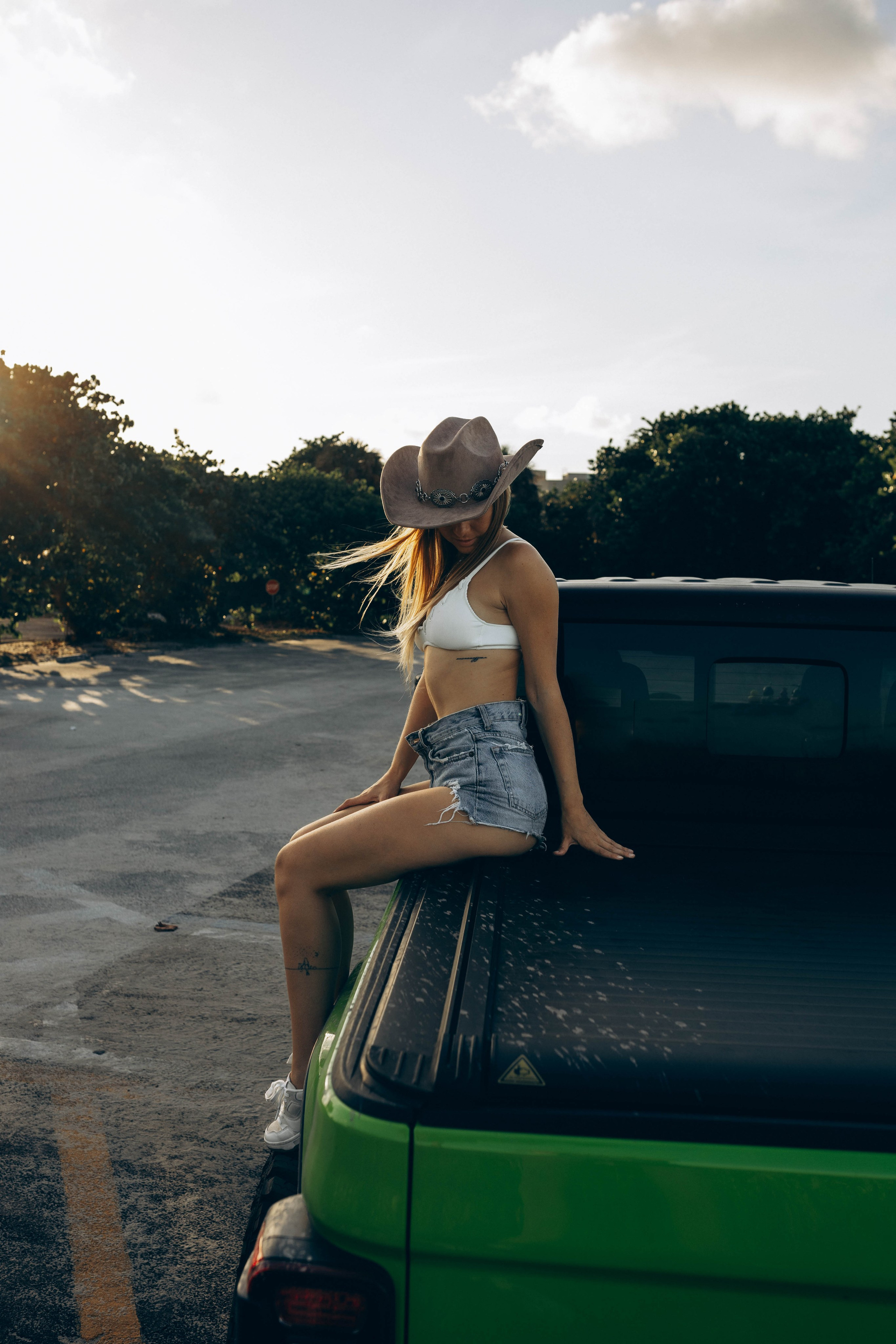 WEST. TETIANA UDOVYCHENKO STREET & PORTRAIT PHOTOGRAPHER