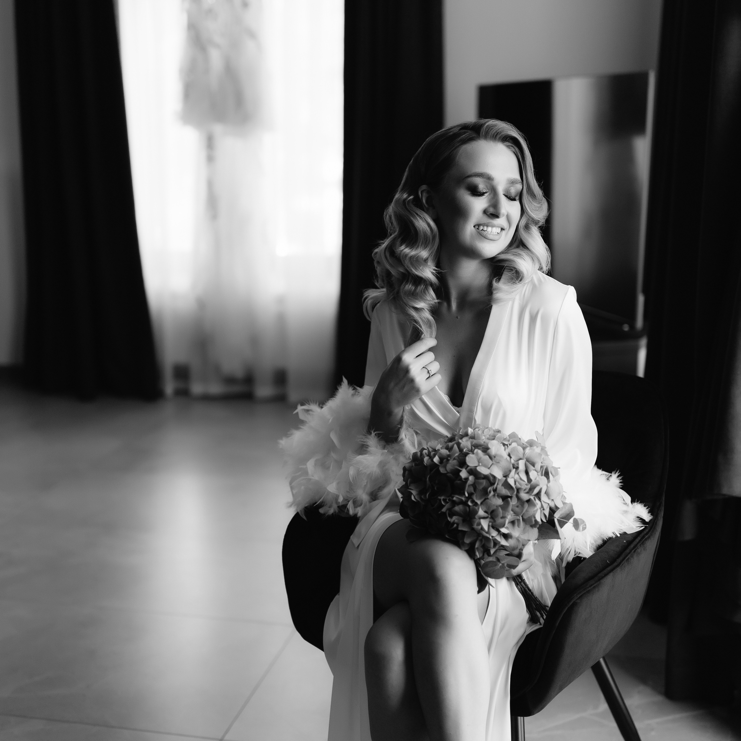 fotografie de portret alb negru a miresei