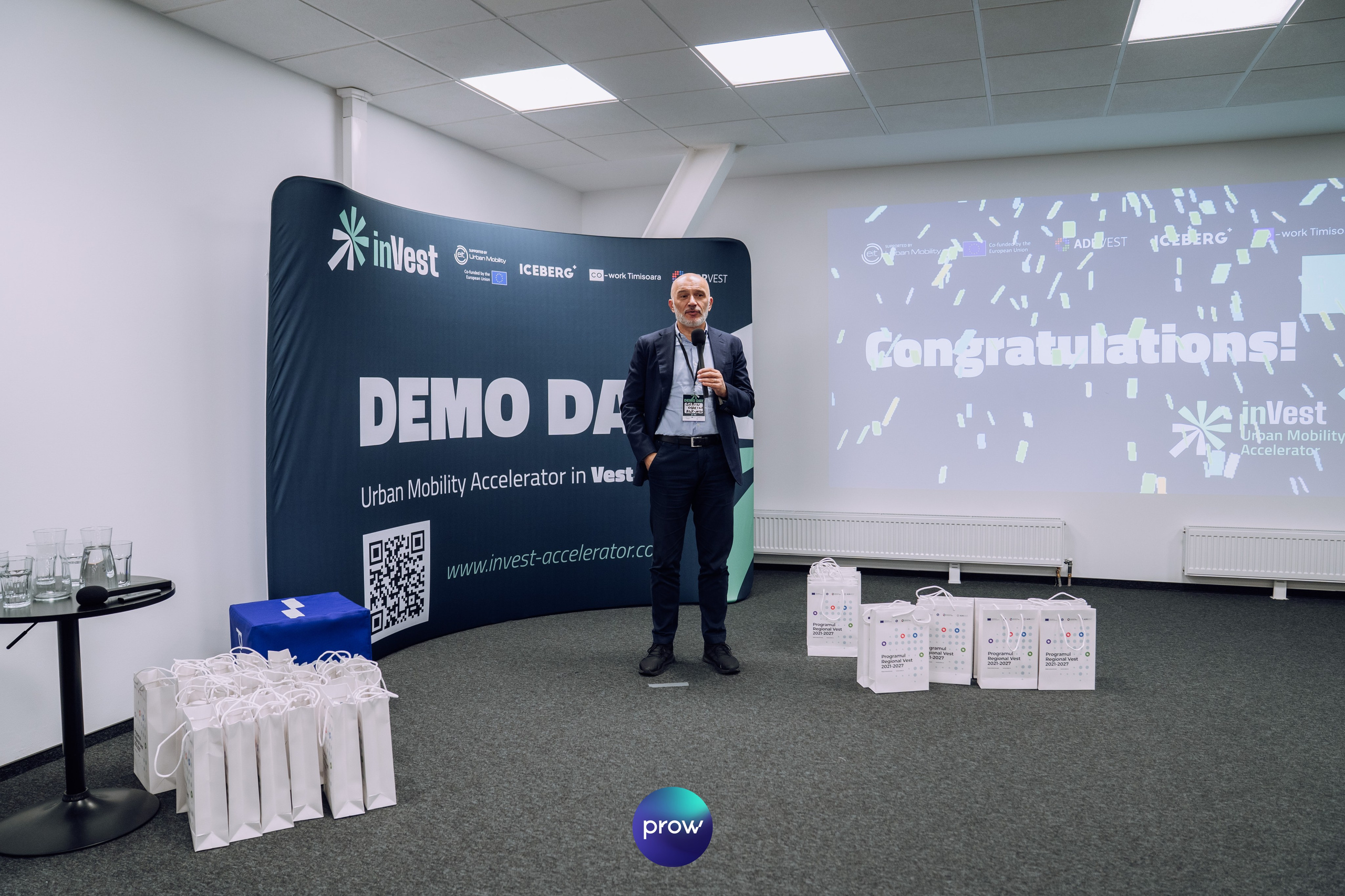 InVest DemoDay @ Cowork. Cozac Cristian Photographer