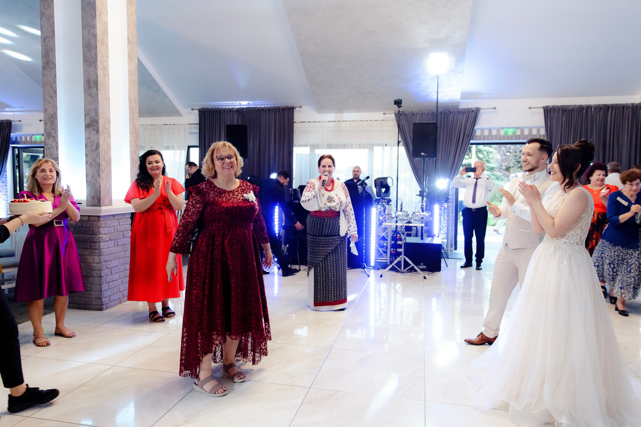 Ioana & Ionuț | Nuntă de poveste la Păstrăvăria Poiana din Mălini județul Suceava. Servicii foto-video profesionale, pentru momente de neuitat