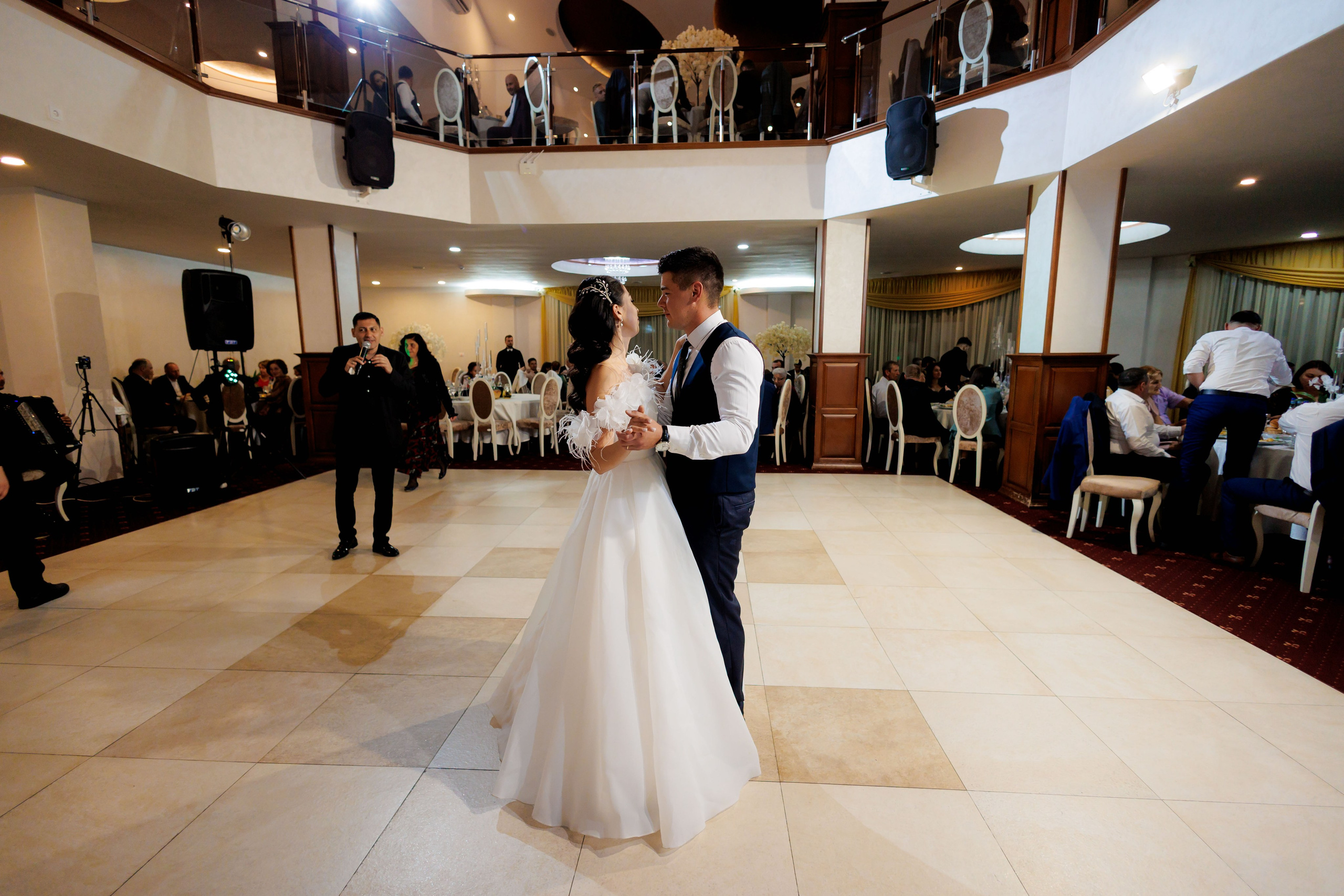 Loredana & Emilian – Ziua Nunții | Videografie - fotografie Botez Suceava, Iași, Botoșani. Servicii foto-video profesionale, pentru momente de neuitat