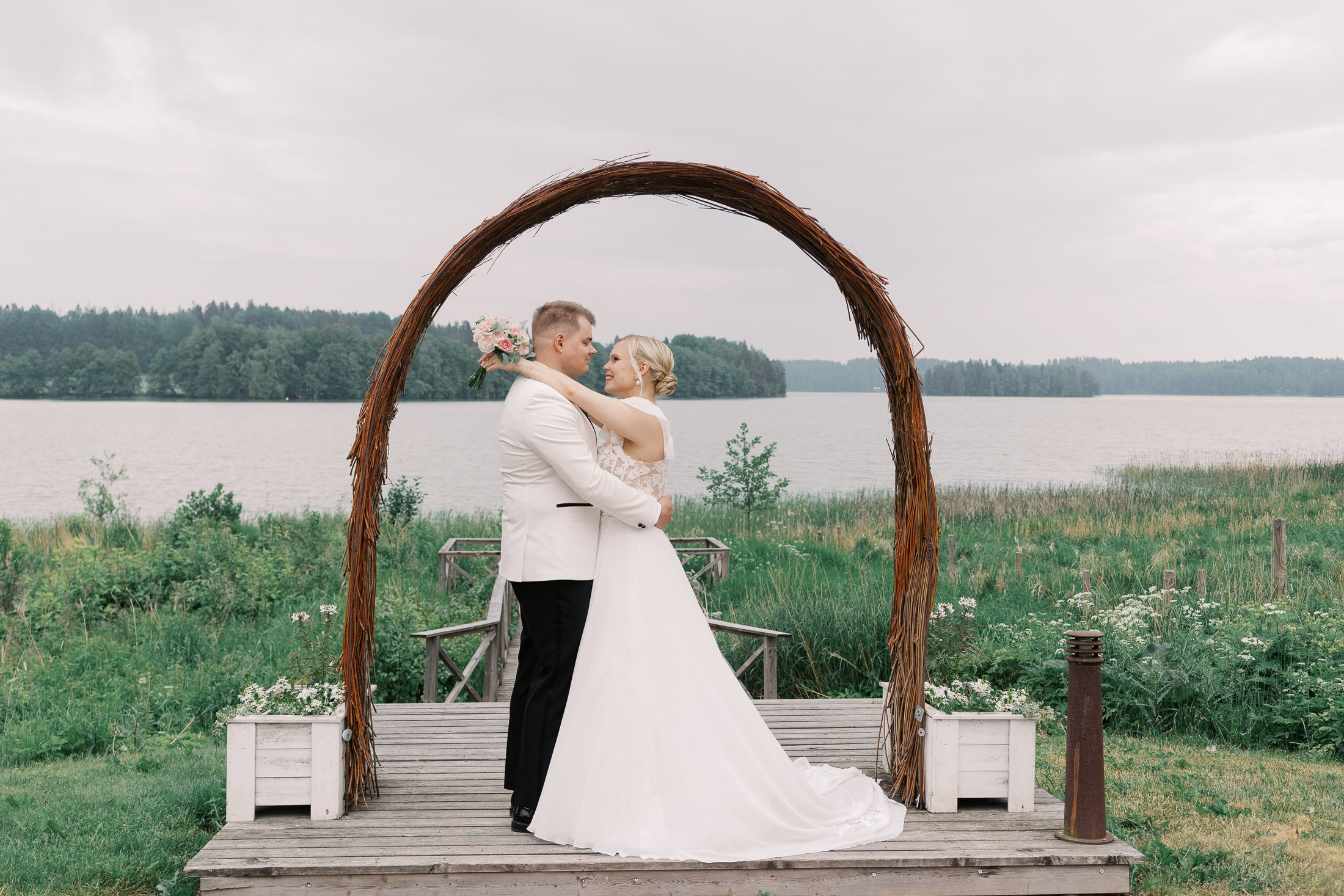 Jasmi_Eetu. StudioHappyMoment | Hääkuvaaja Helsinki, tunteikas ja dokumentaarinen kuvaus