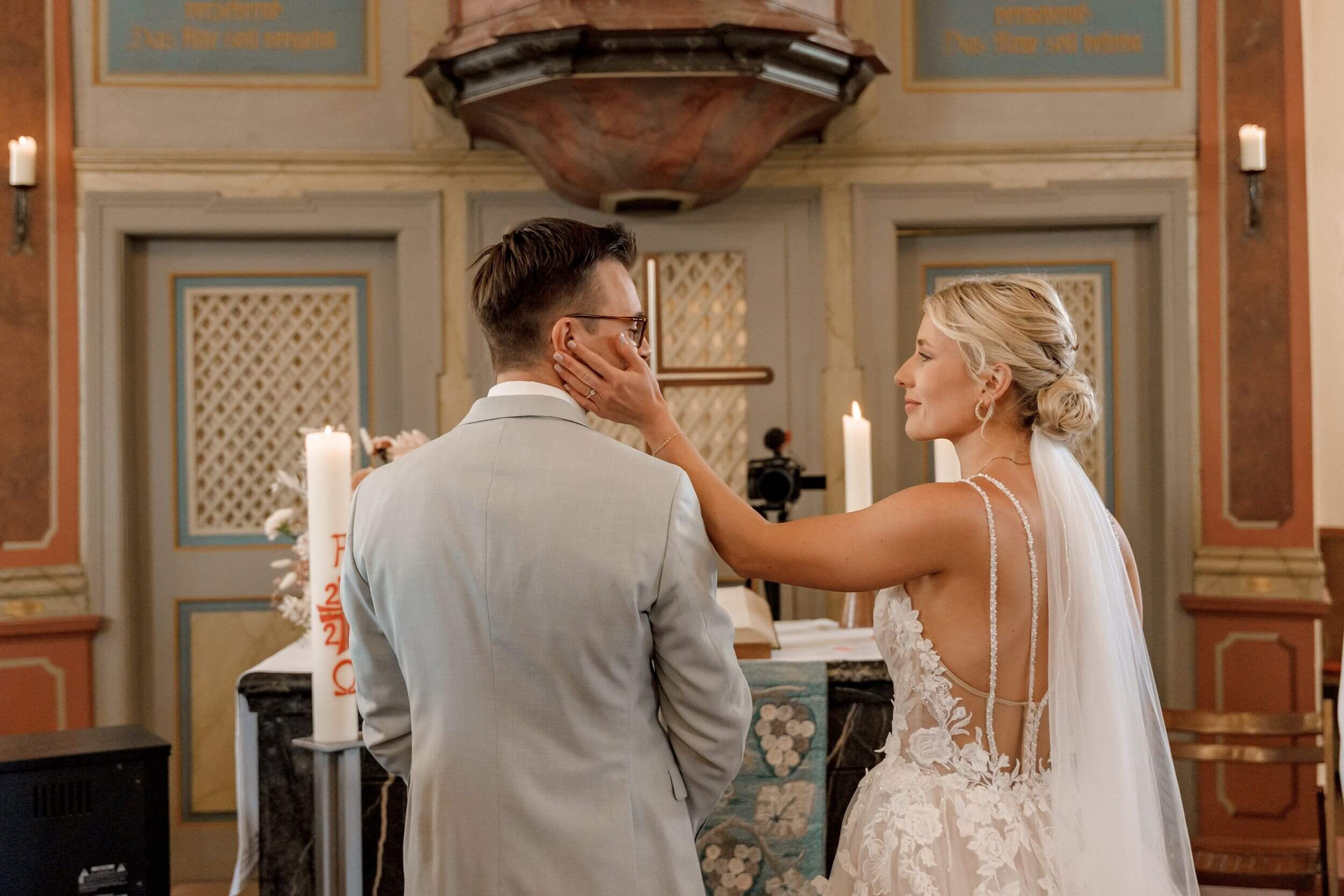 Church Wedding in Wiesbaden and Celebration at Brentanoscheune. Wedding photographer & videographer in Germany and Frankfurt | Denis Mirosnik