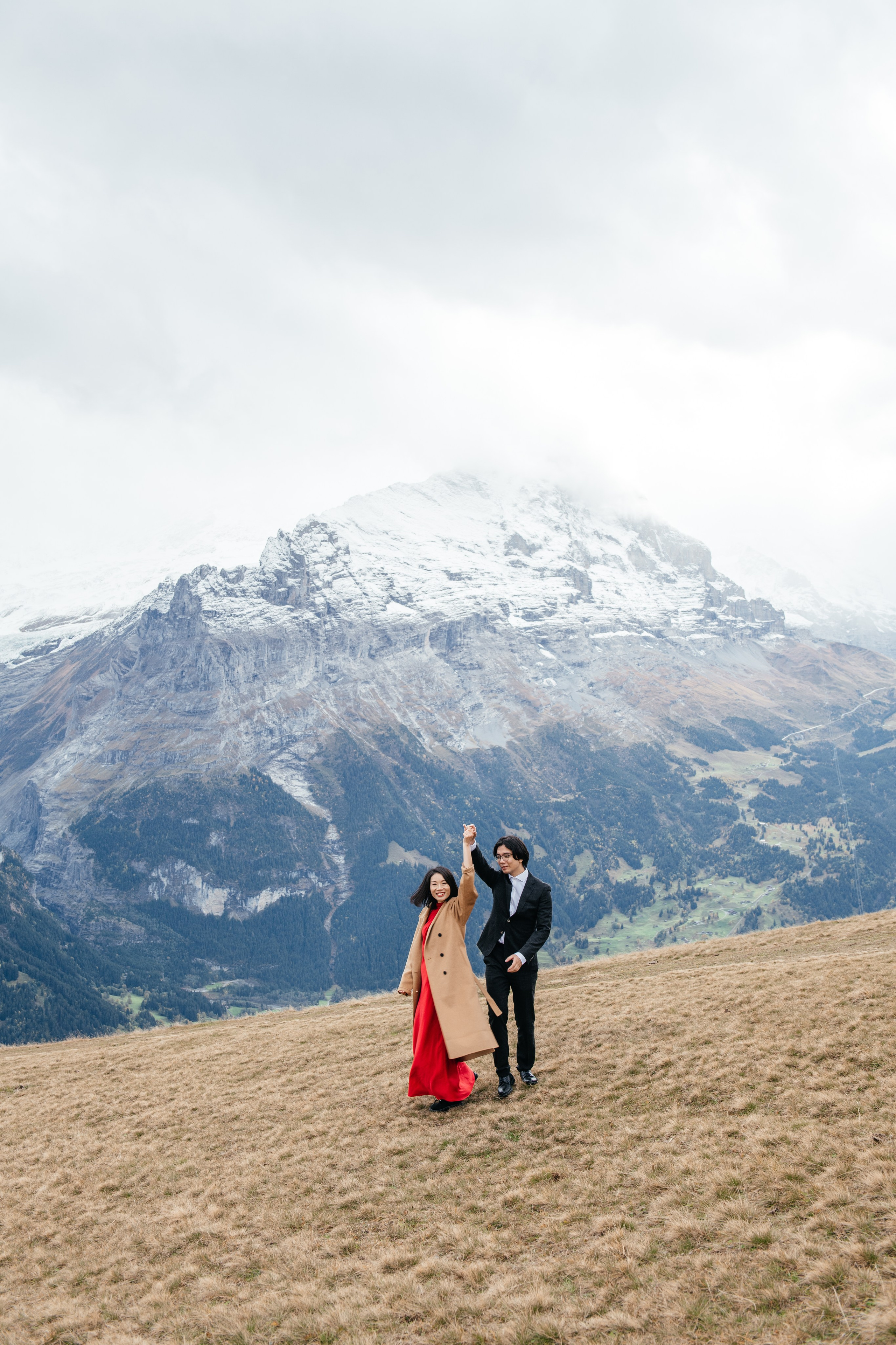 Kaiwen & Xiaoming Grindelwald, Switzerland. I am Elena Altendorfer. Wedding photographer in Zurich and Switzerland