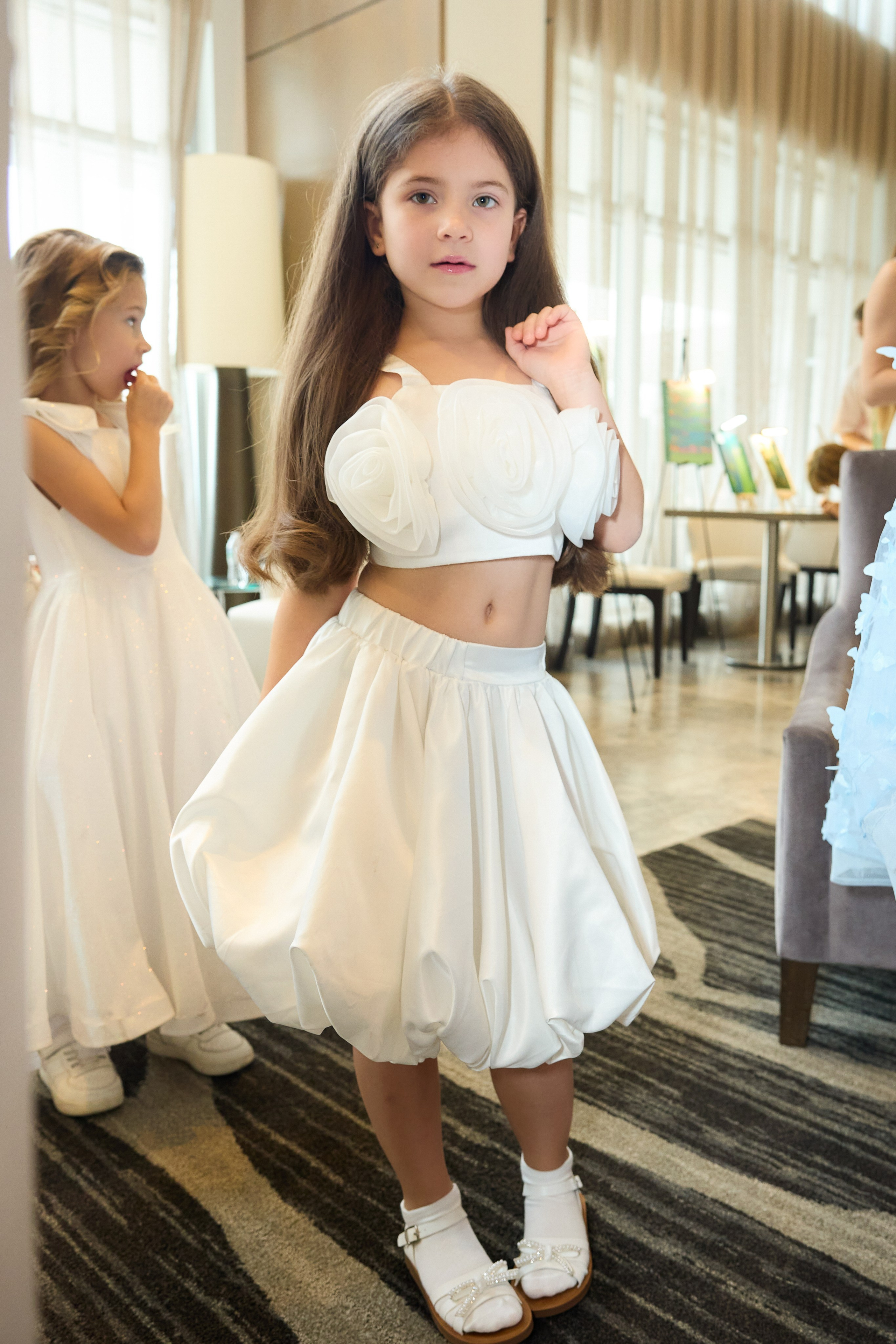 Авторская благотворительная художественная выставка Дианы Бортник. Фотограф Юлия Маковеева