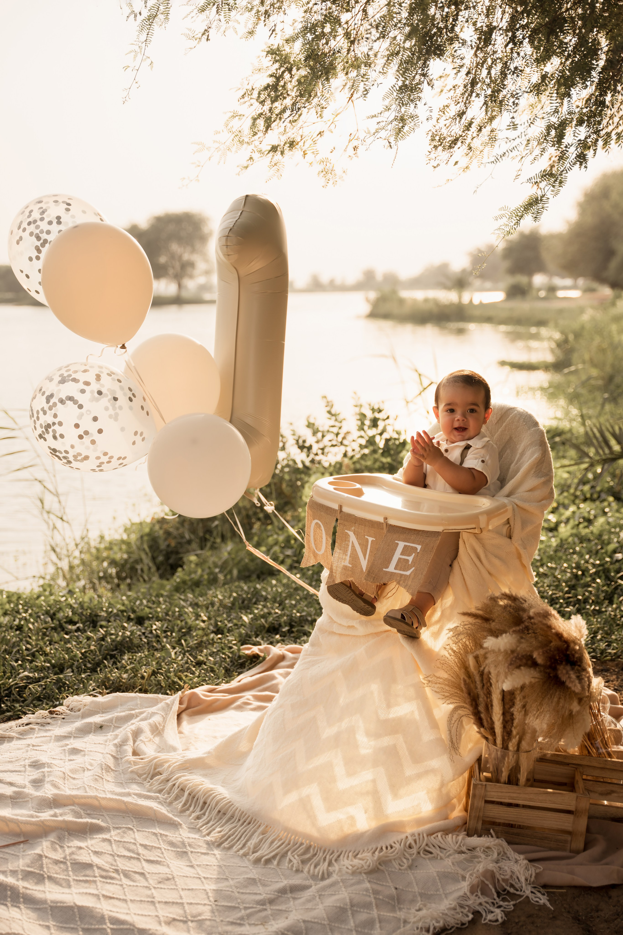 Cake by the Lake. Angela Iakovleva — Family Photographer in Dubai