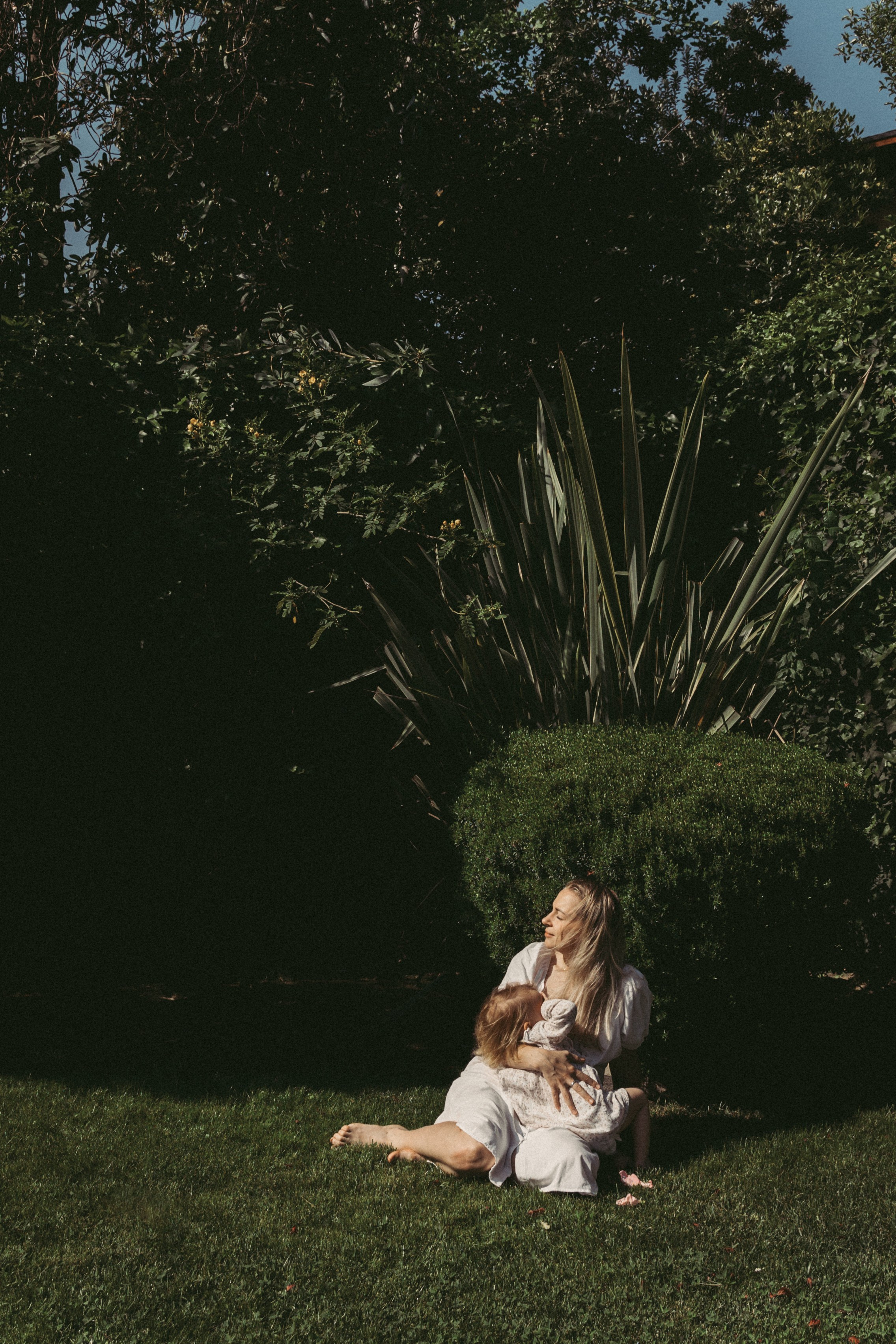 Sesión de fotos familiar en casa — Momentos reales y acogedores. Photographer in Santiago, Chile Anna Almazova