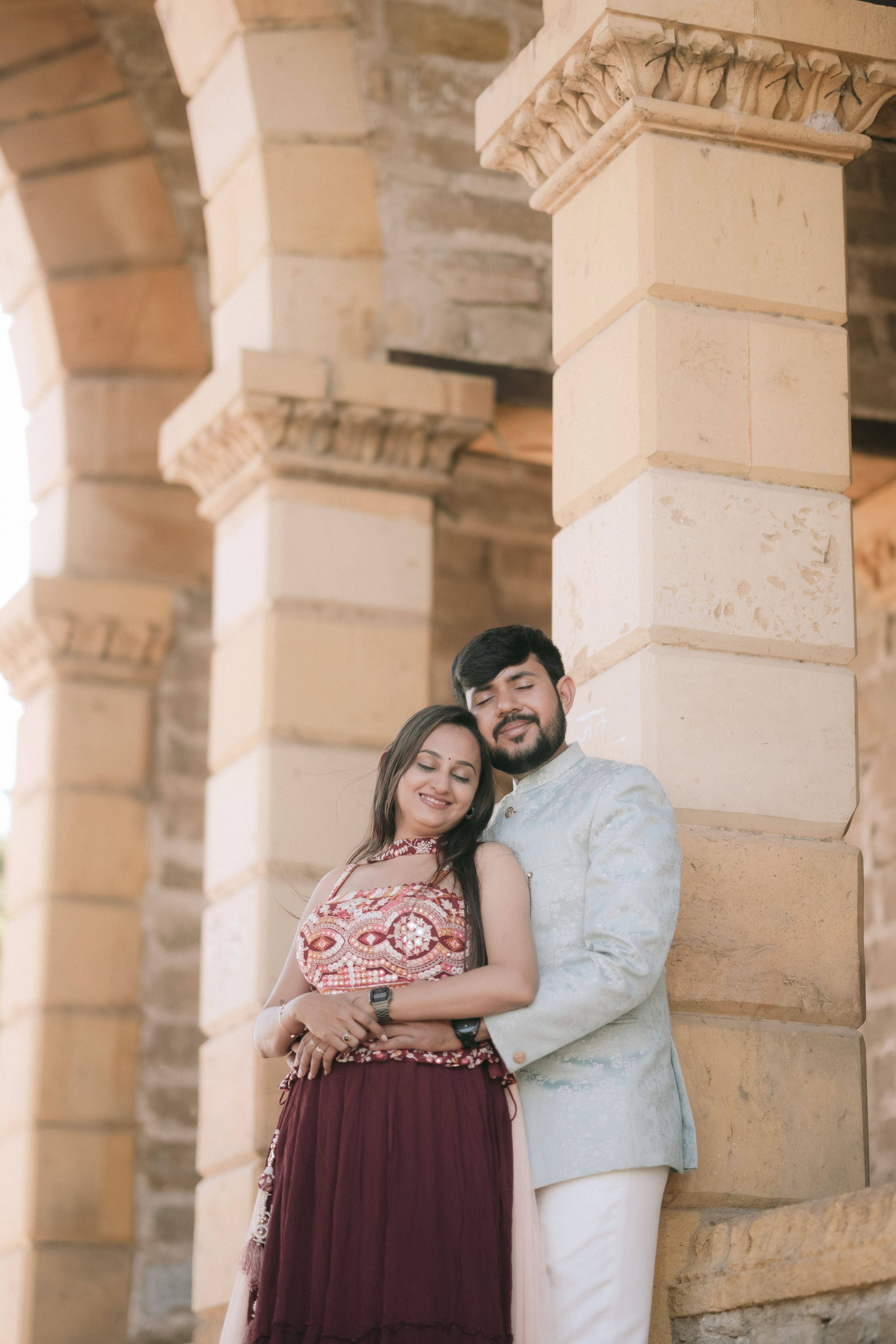 COUPLE SESSIONS. Love Emotions Weddings