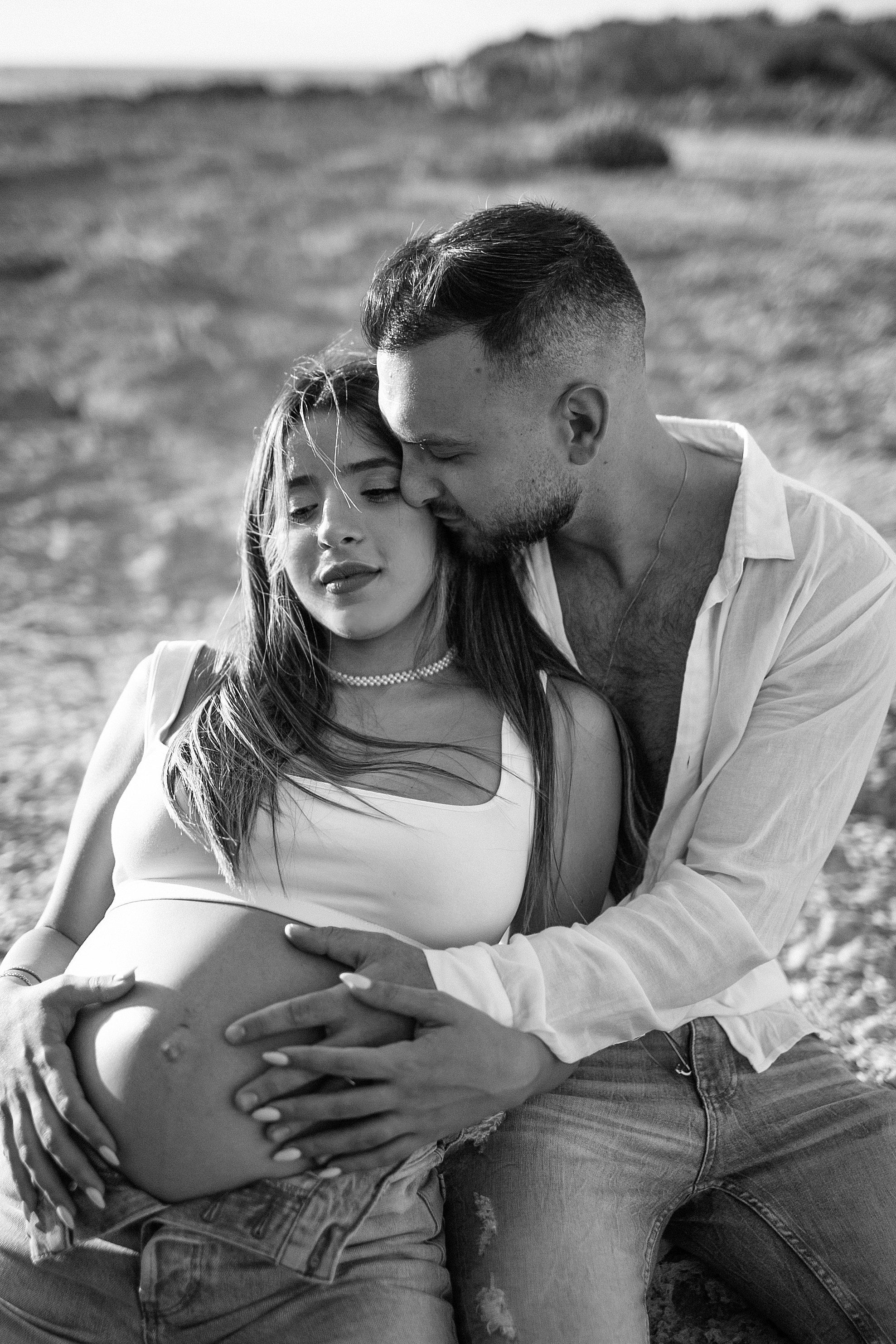 Yael & Gal Nahsholim beach. Family photographer in Israel