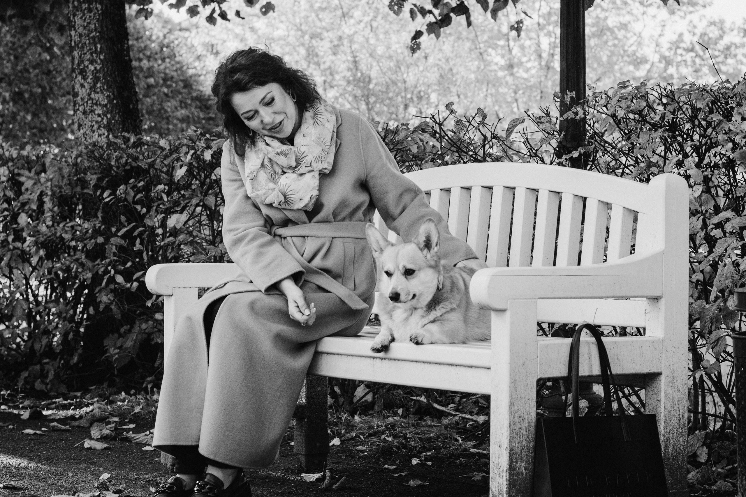 Irina and her Teffy, Pembroke Welsh Corgi. Kat Laisaar — Pet photographer in Tallinn