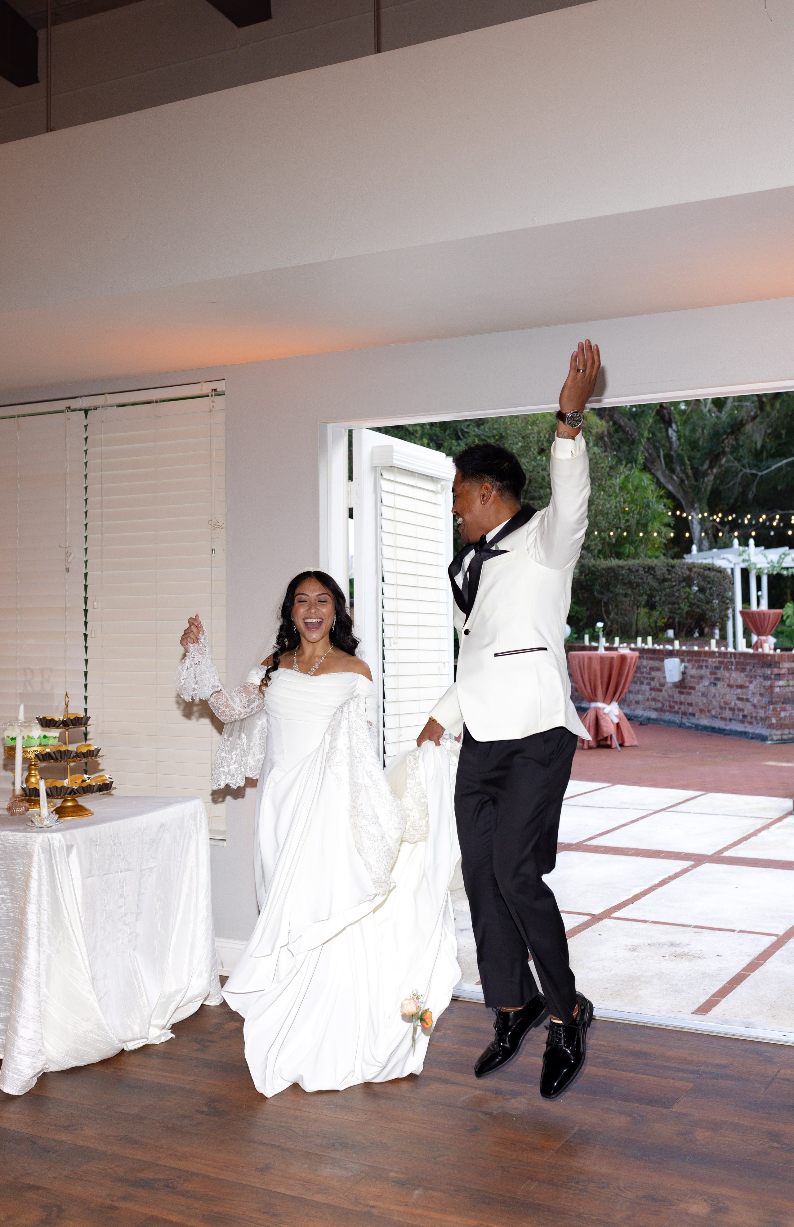 Eunice and RJ. Orlando. Photographer Anastasia Nagibina