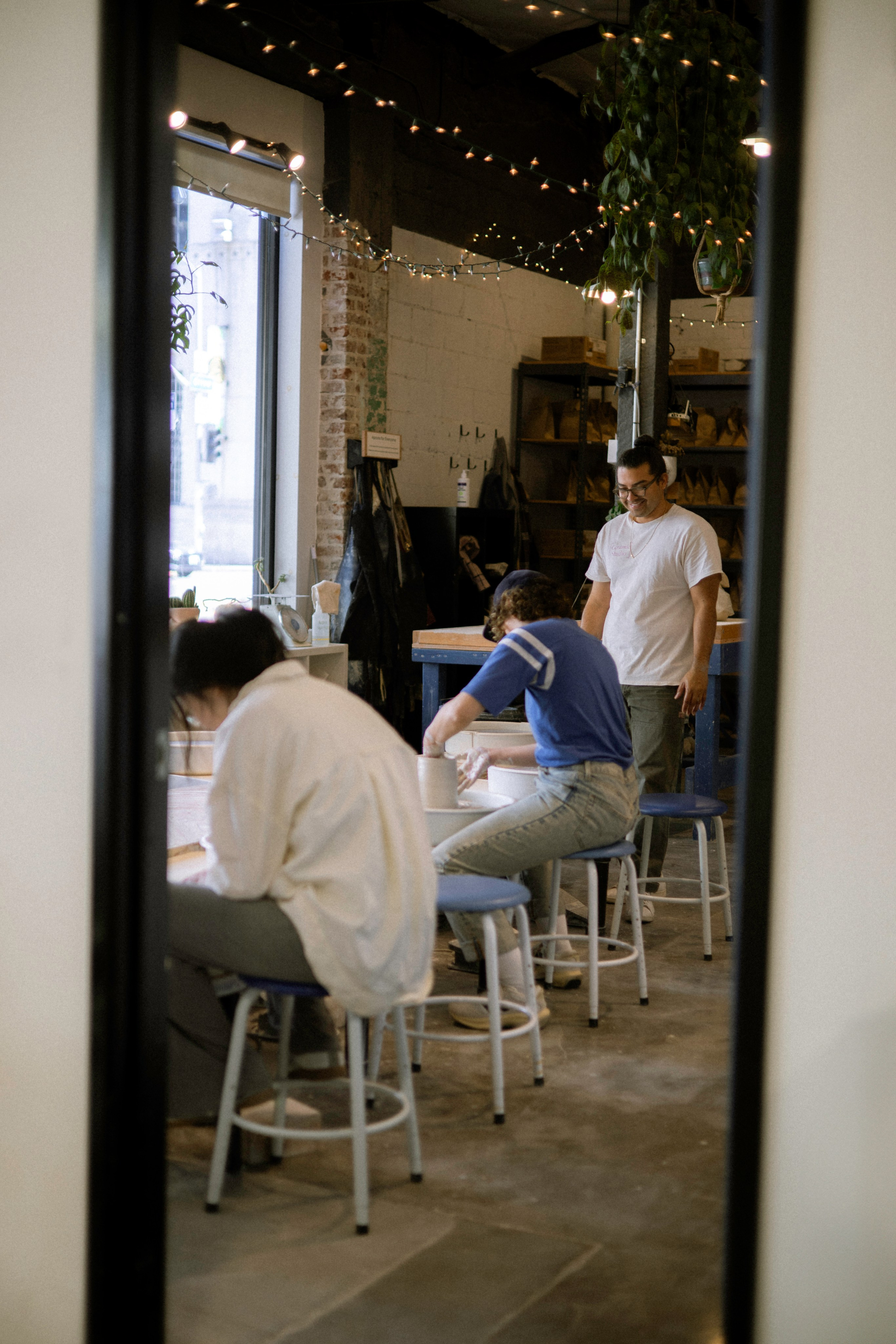 Pottery Studio Session | Throw Clay LA Studio. Photographer in Los Angeles. Julia Ishmuratova
