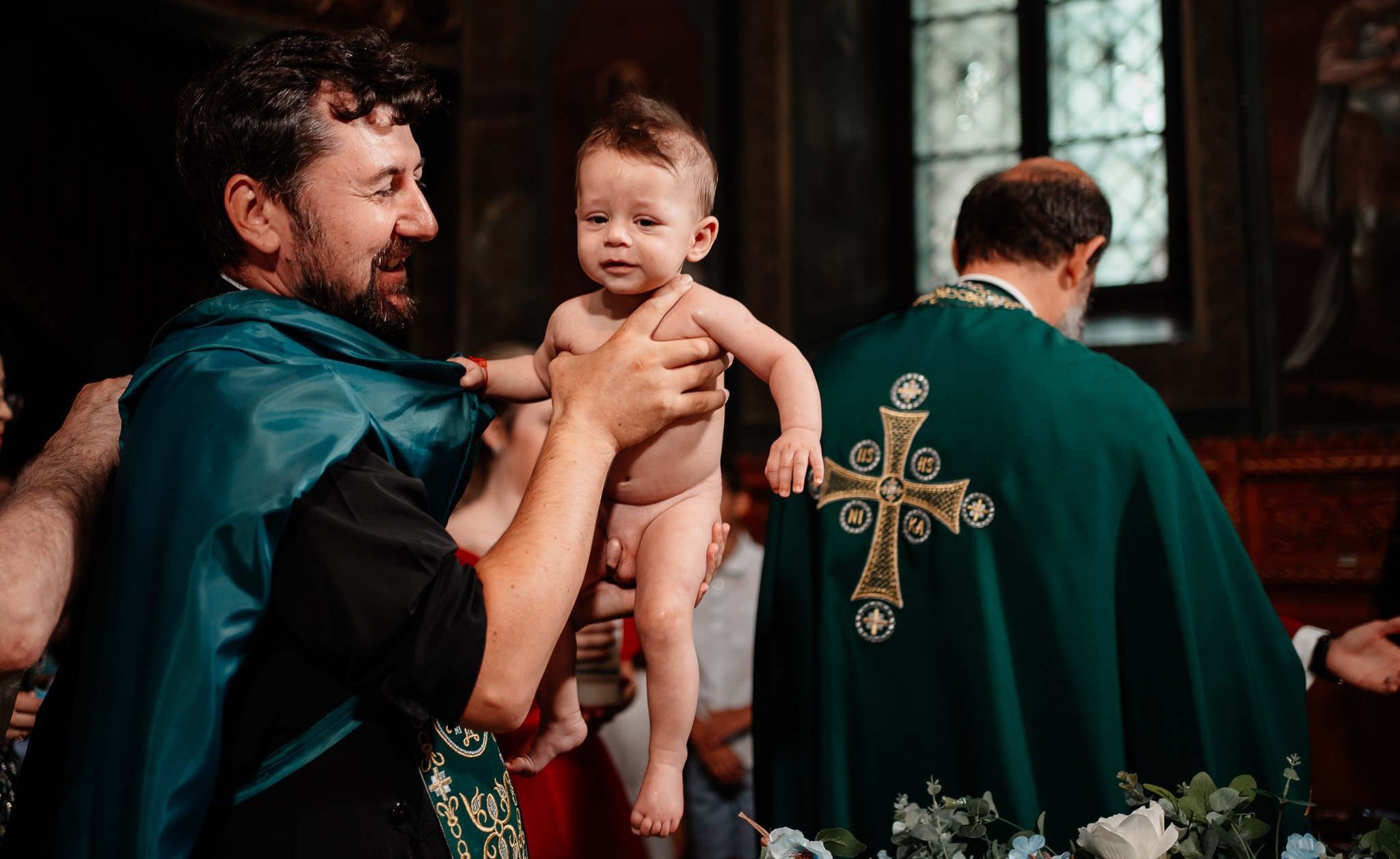 Fotograf de Botez în București- Mihai Popa Fotograf. Fotograf Nuntă & Botez București - Mihai Popa | Dincolo de oameni, imortalizez emoții!