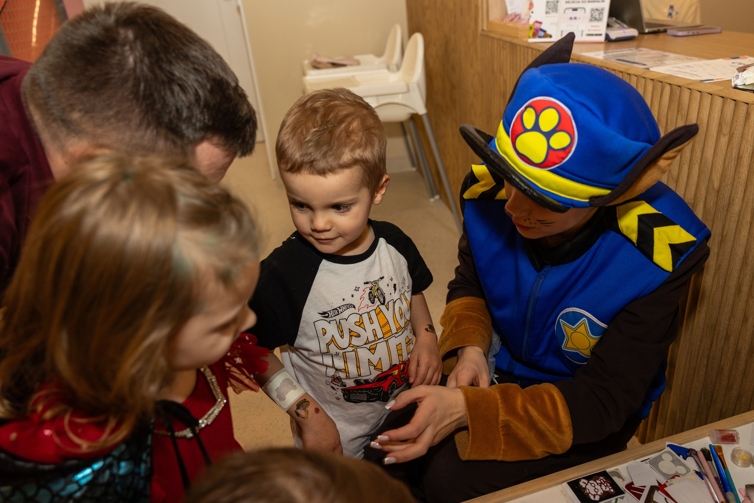 День рождения Артёма 24 января 2026 года. Семейный и детский фотограф в Варшаве Мила Бобровская