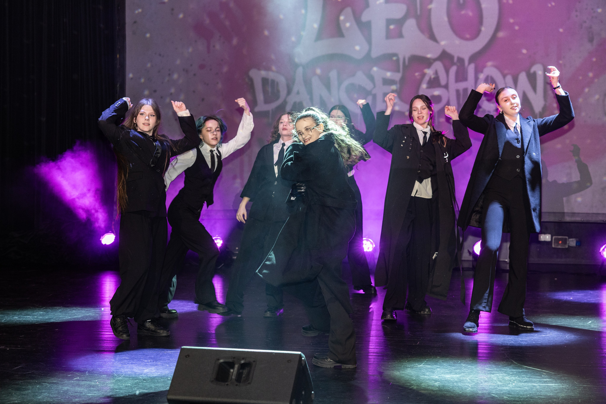 LEO DANCE SHOW WINTER 2025. Семейный и детский фотограф в Варшаве Мила Бобровская