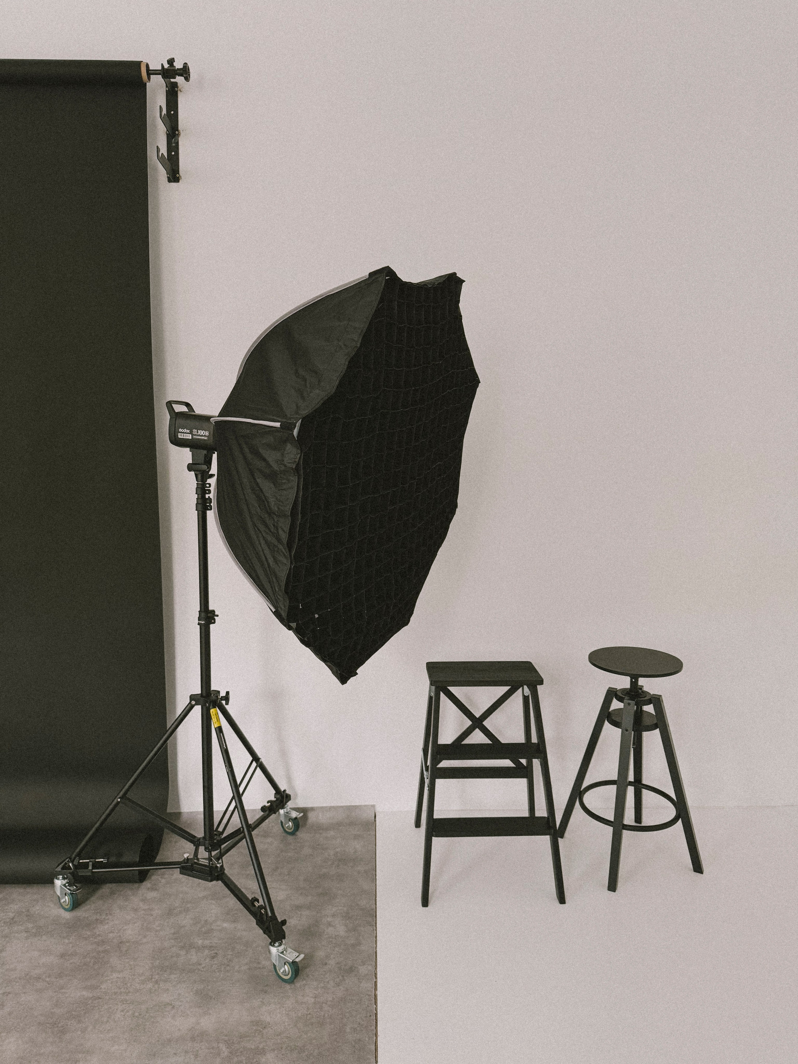 Sava studija jeb vieta, kur izpausties - iPhone Video School. Video shooting and creating with phone, iPhone Video School