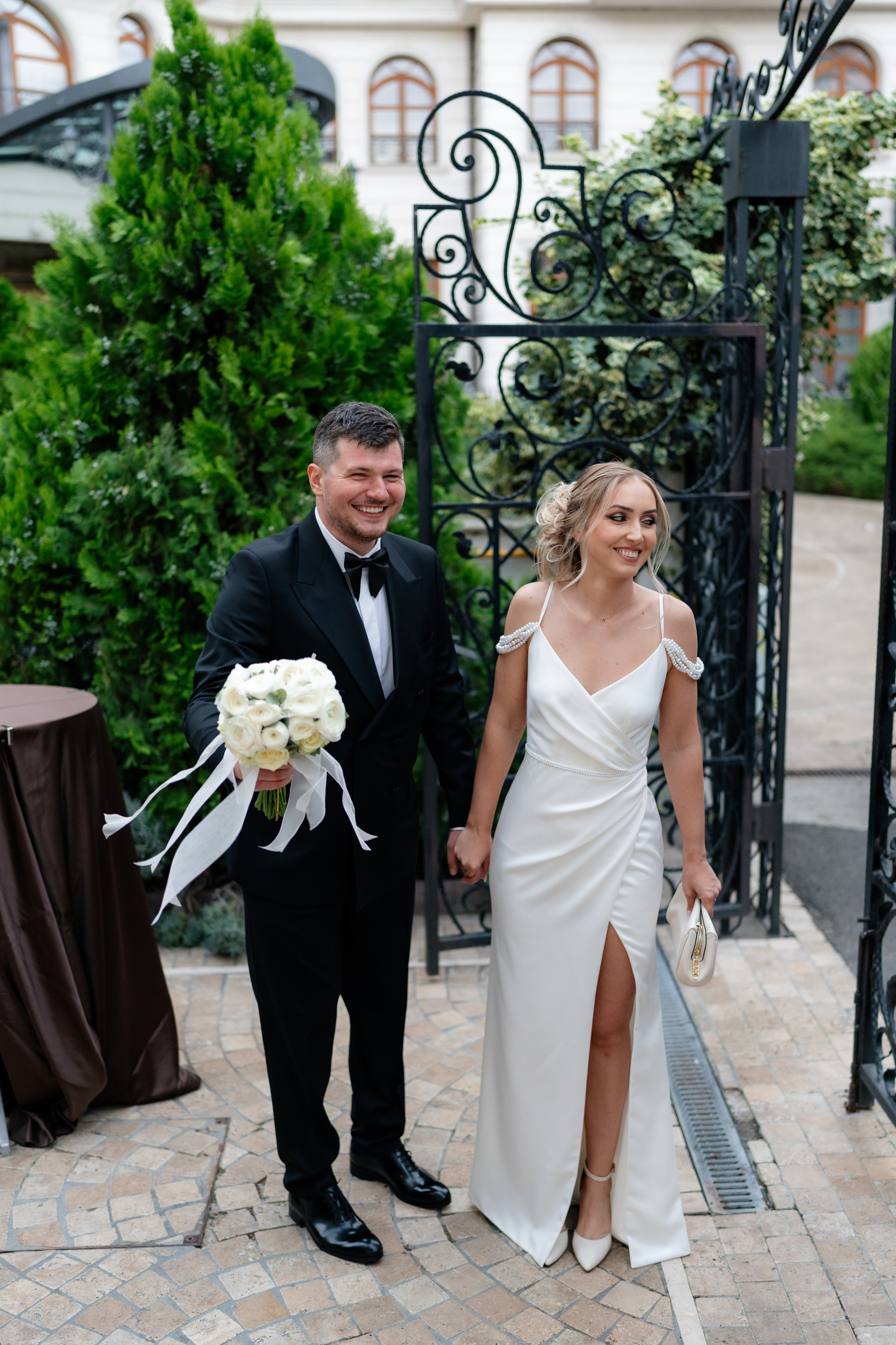 Madisson & Alex. Destination Wedding Photographer Alex Pasarelu