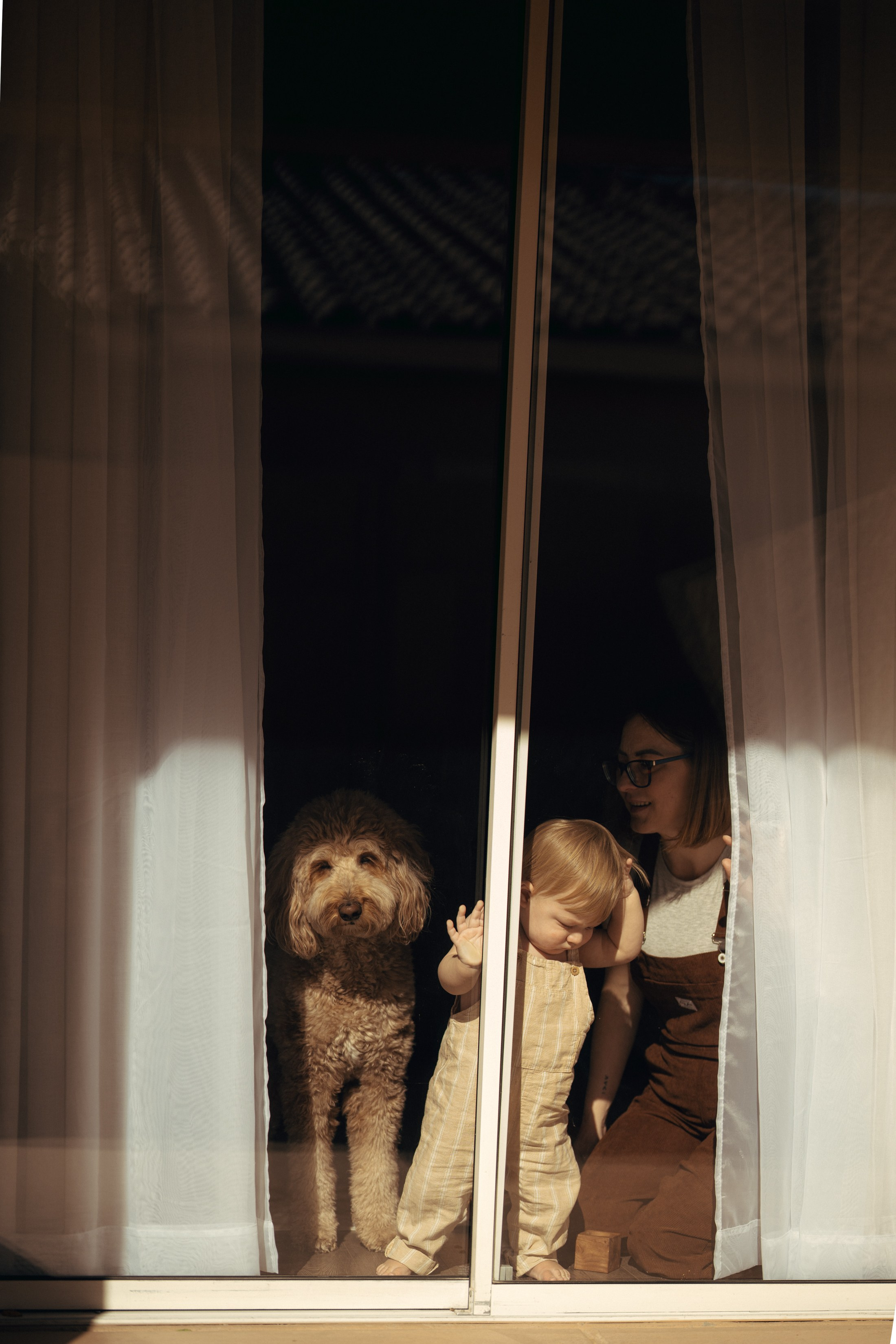 Liam Noah, Angela & Cooper. Wedding & elopement photographer Viktoriya Kravtsov. Las Vegas