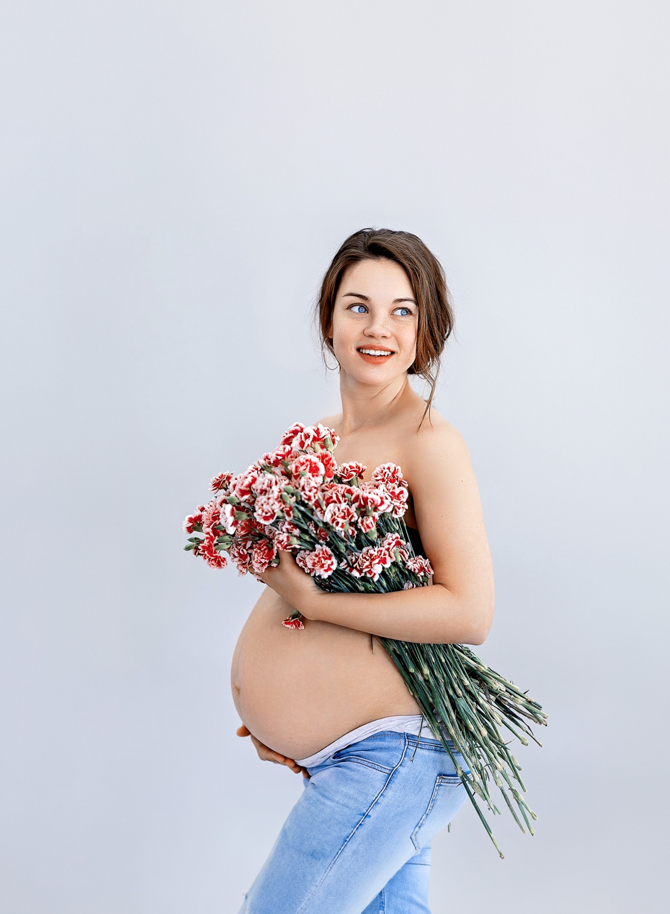 Studio Maternity. Professional photographer in NYC Kristina Bagdasaryan