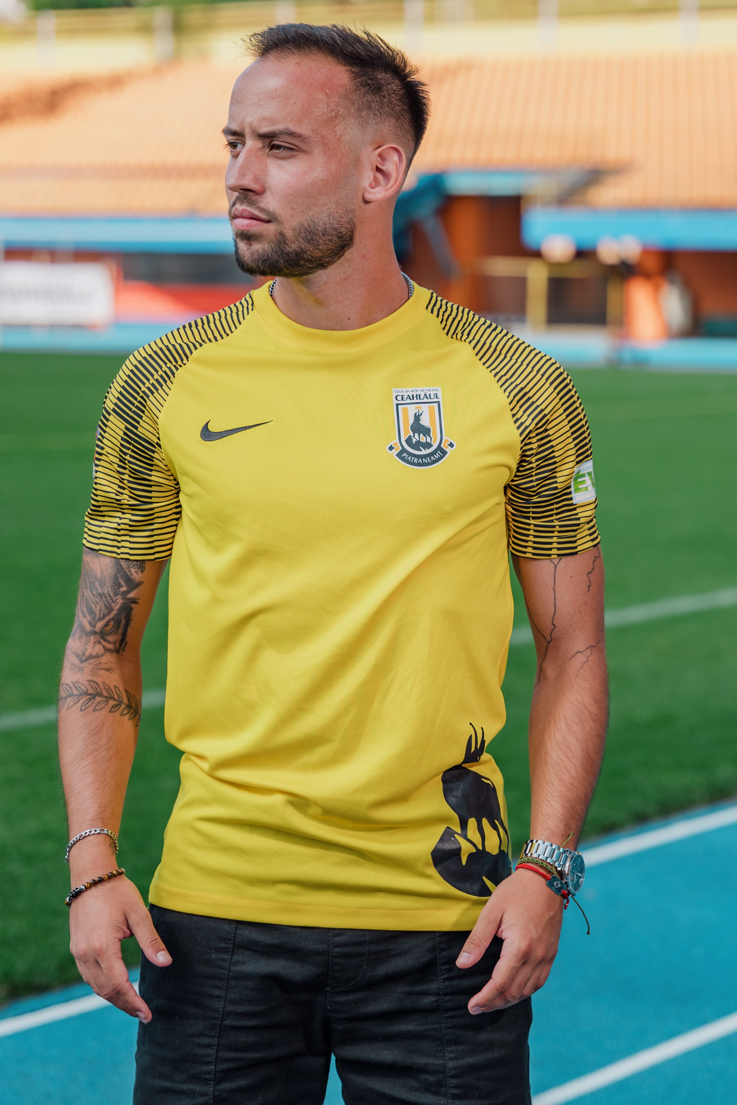 Folha. Dragosbaciuartphotographer