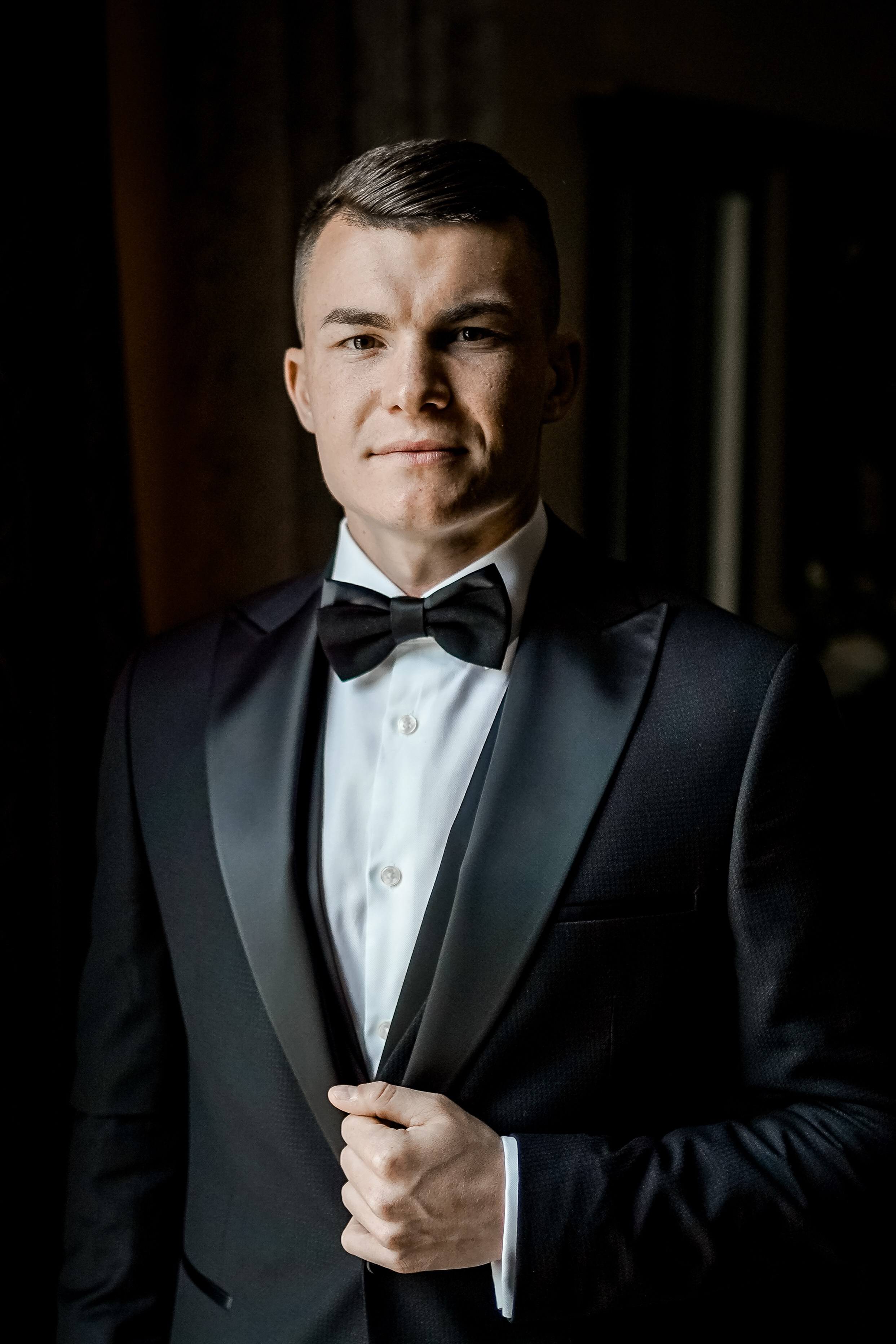 Der Bräutigam. Hochzeits- und Reportagefotograf für München, Regensburg, Deutschland RED LINE Media