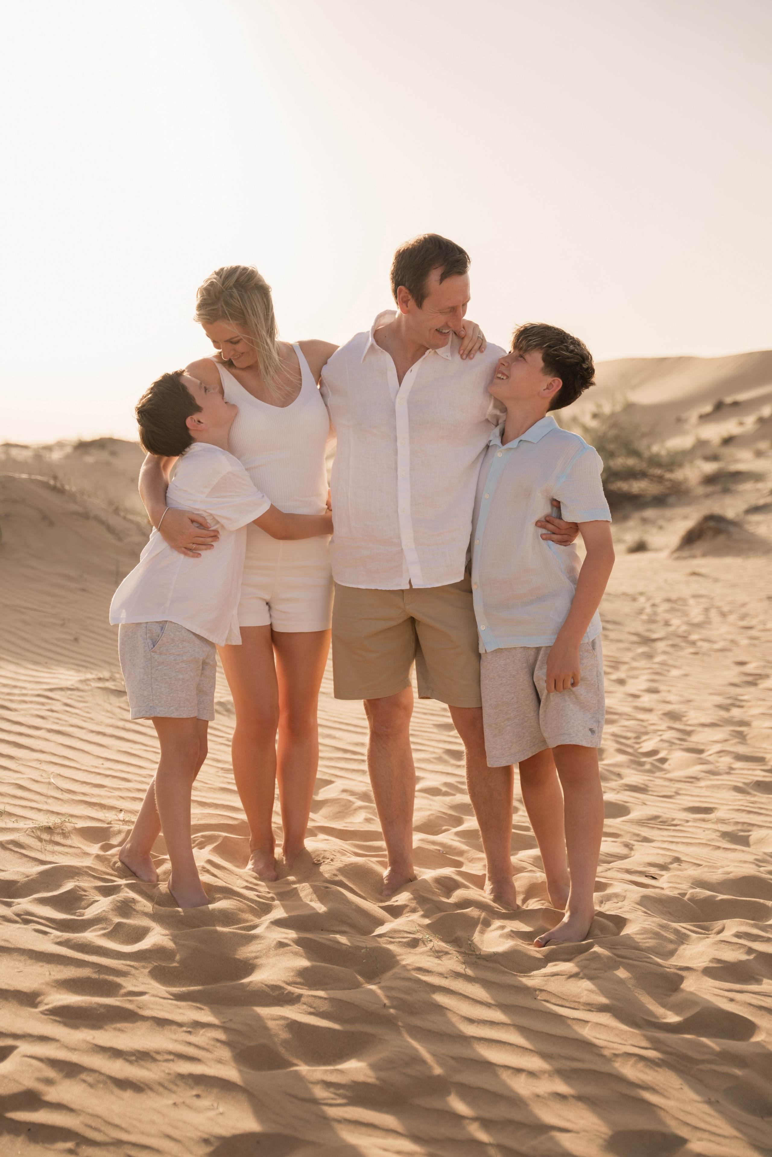 Desert run and fun!. Angela Iakovleva — Family Photographer in Dubai