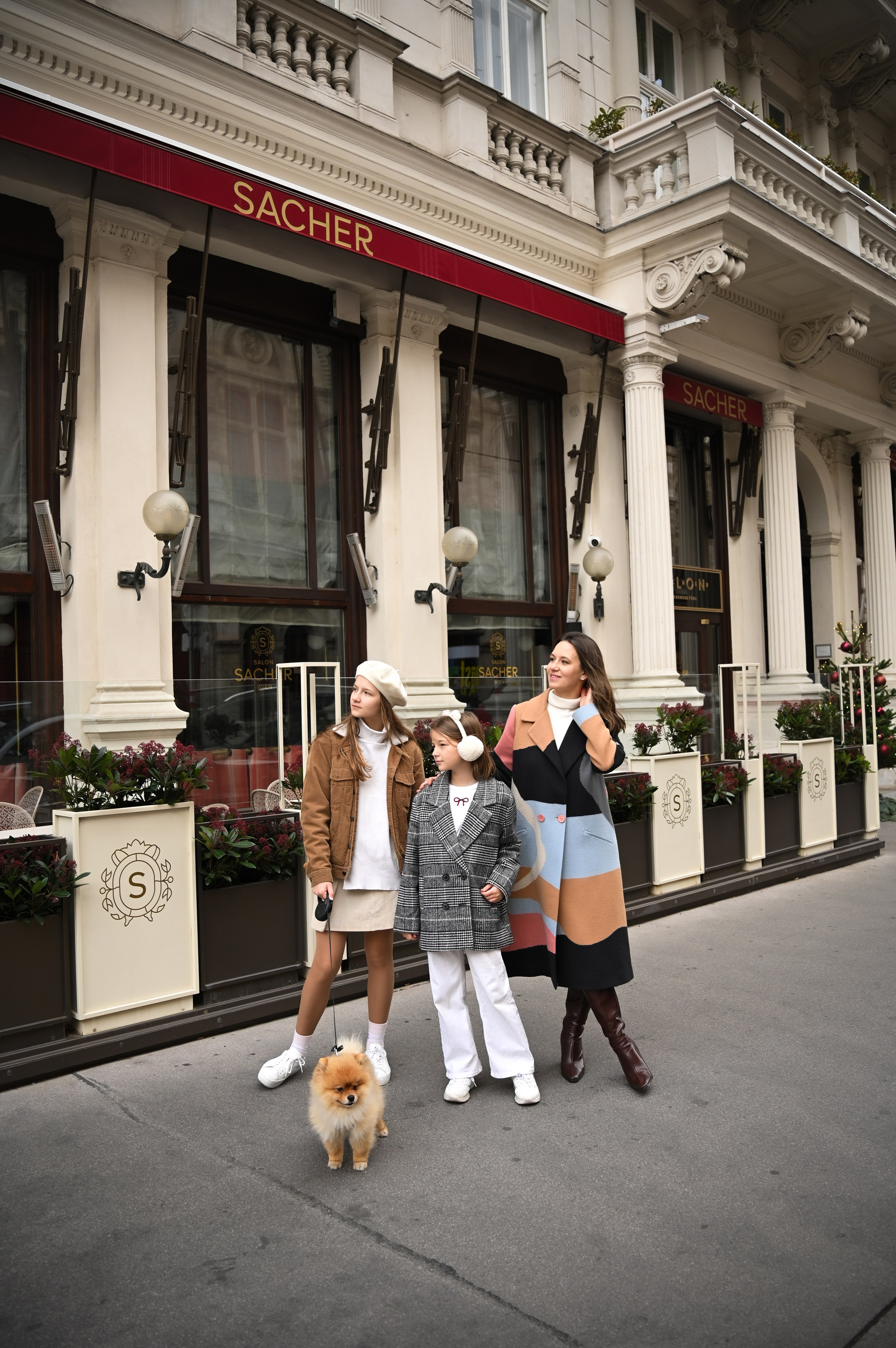 Lena and girls. Photo Vienna and Bratislava