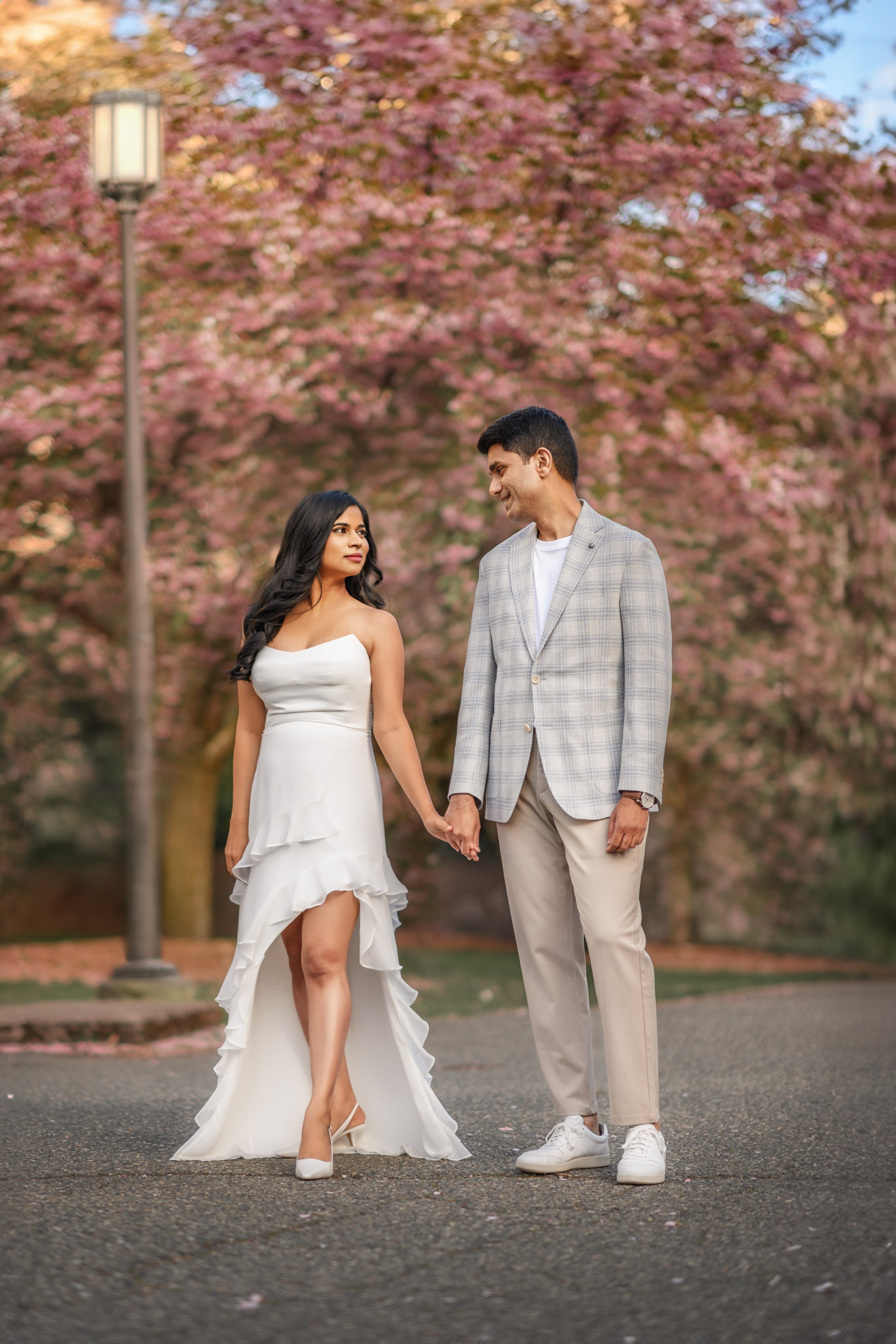 Praveena with her husband. Wedding & family photography in Seattle area. Helen Michelle photographer