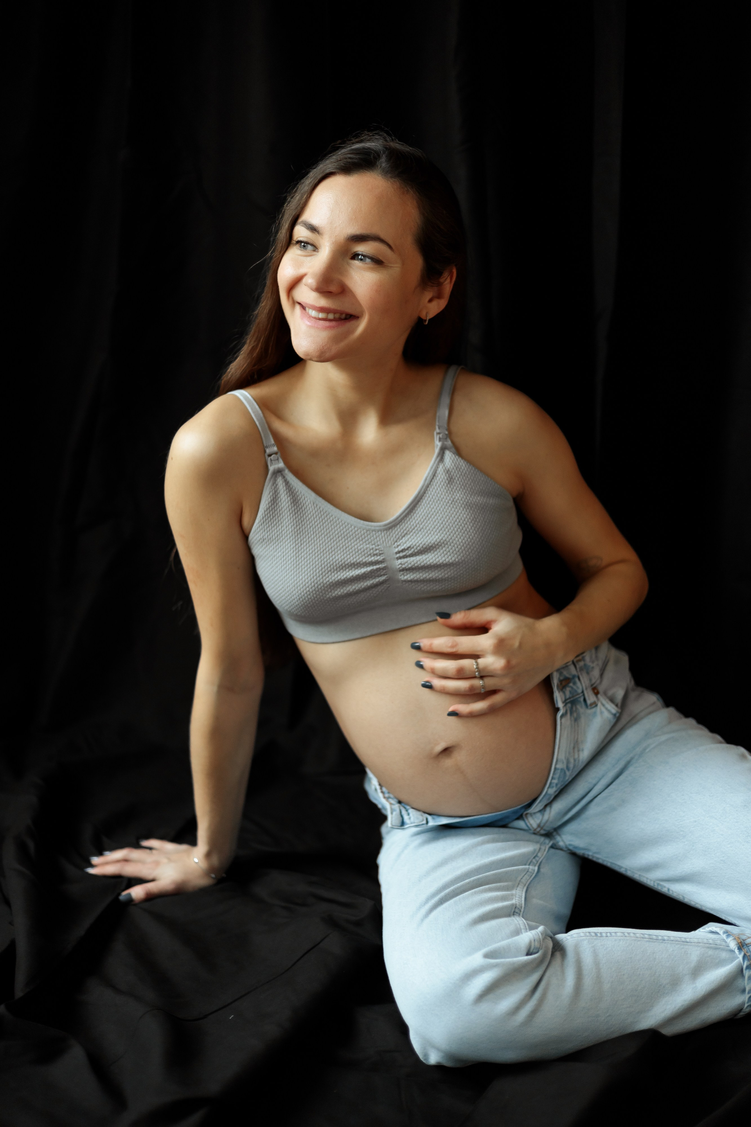 Pregnancy shooting at home. Elena Gorobets. Photographer in Zagreb