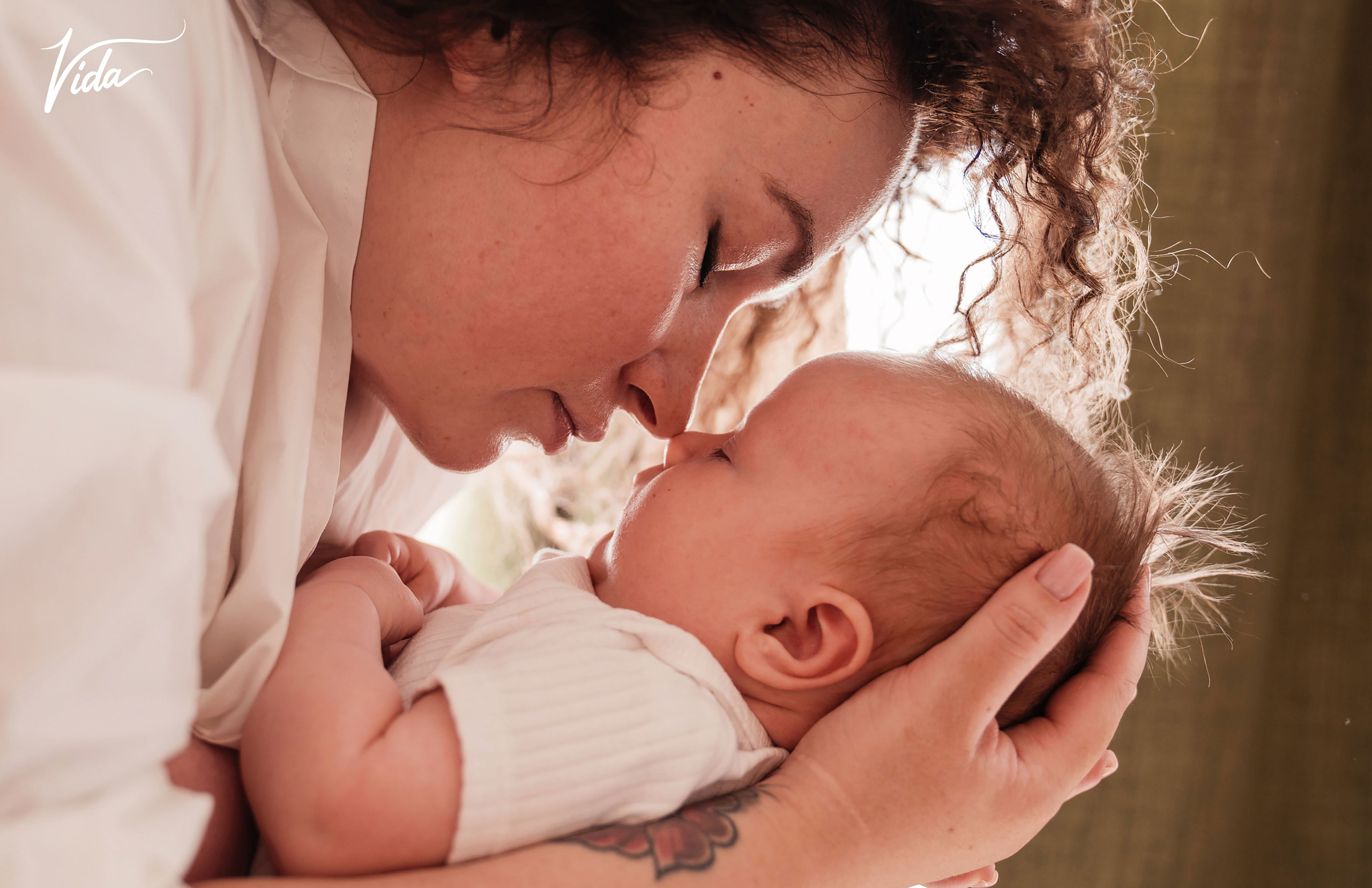 Vida magazine. Issue June'24 “Motherhood”. Wedding & elopement photographer Viktoriya Kravtsov. Las Vegas