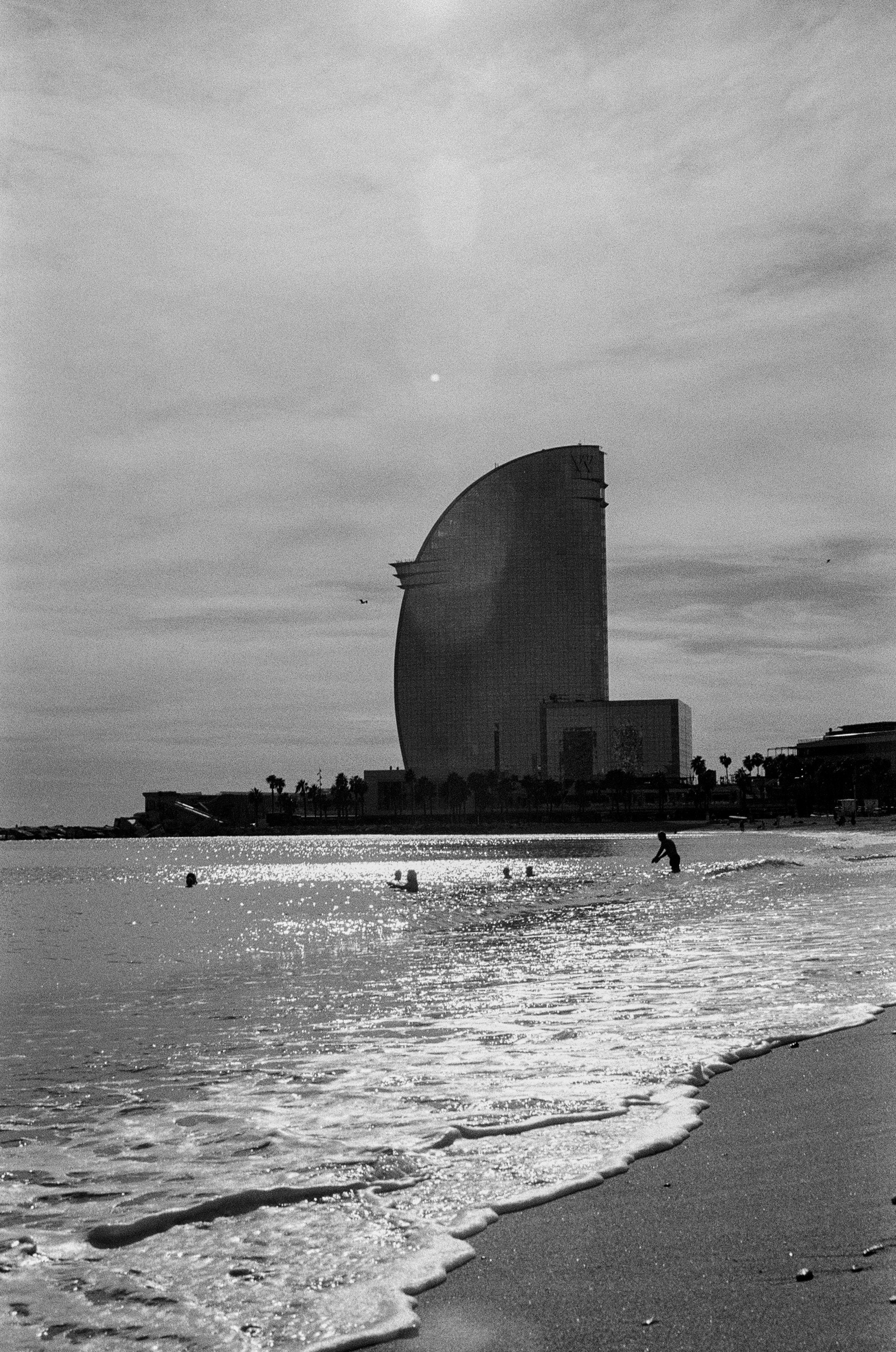 Barcelona — Light, Rhythm and Architecture. Wedding Stories — Professional Wedding Photography & Videography in Germany, Italy, Spain & all across Europe