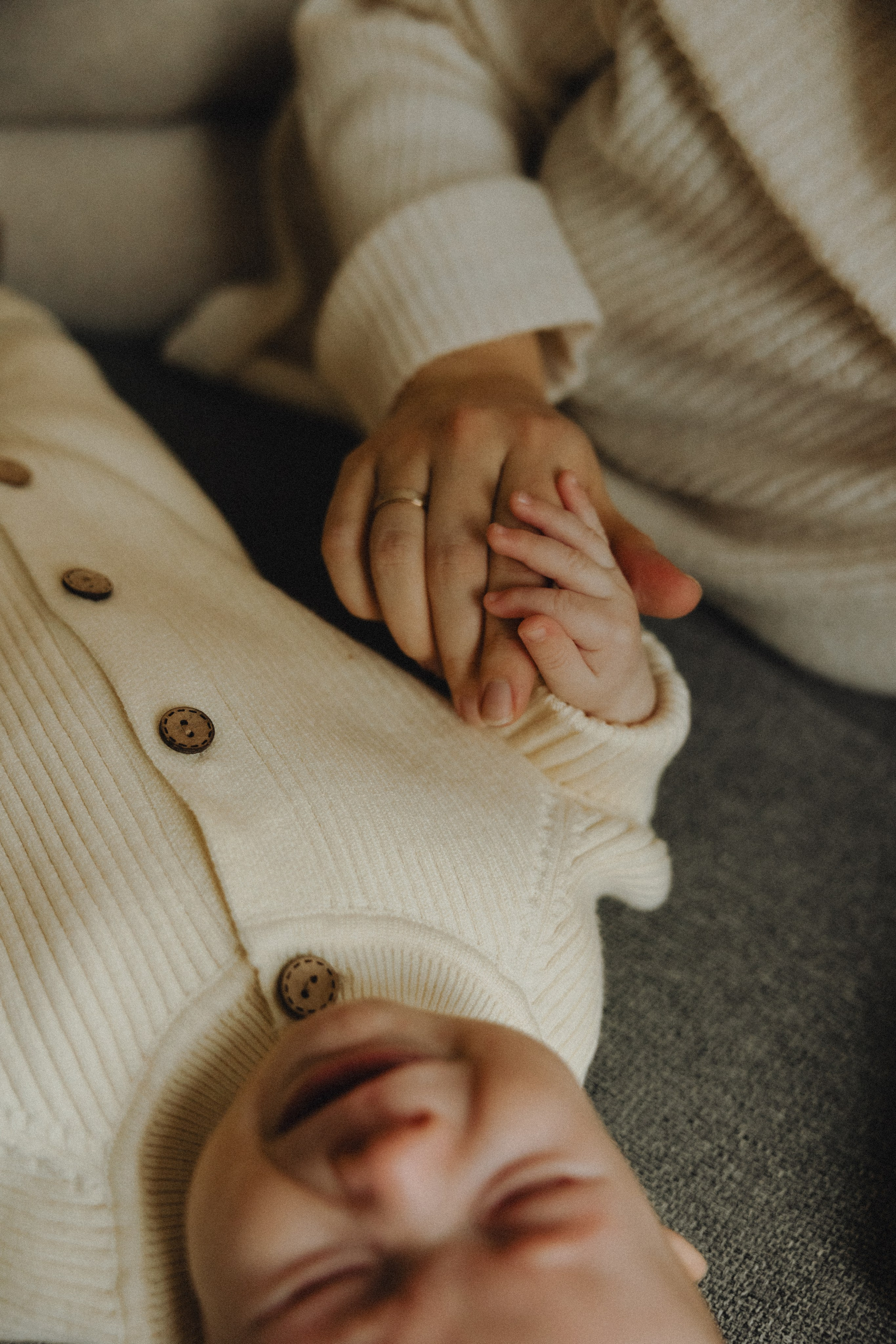 Naujagimio fotosesija namuose | 2025. Vestuvių ir šeimų fotografė Lena Bondarenko / belove photo