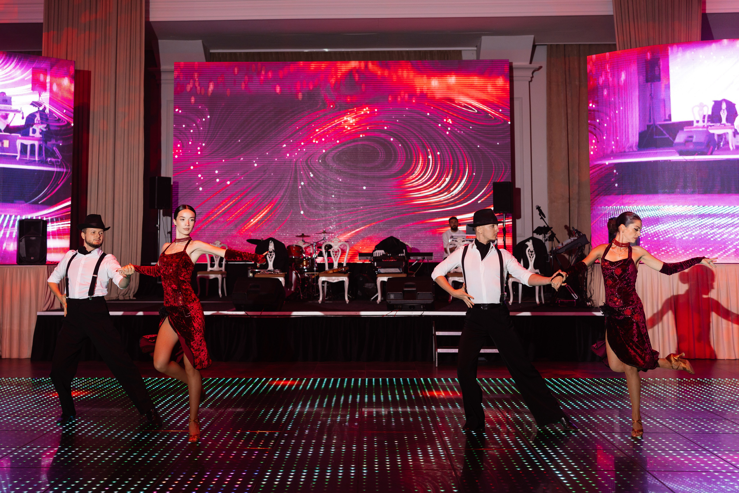 Vasile & Sanda. Home