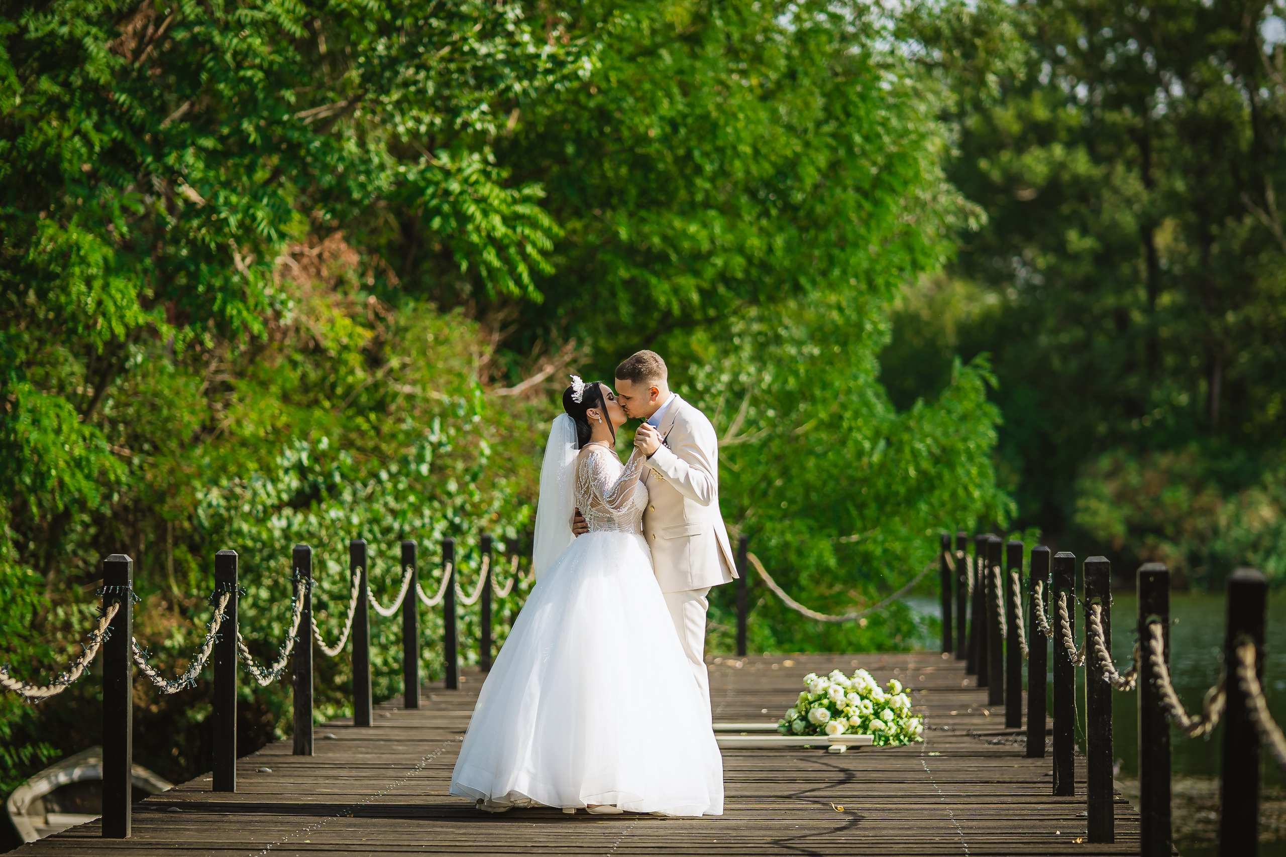 Bella & Adi. Foto Studio — Fotograf de evenimente, nunti, botezuri, portrete