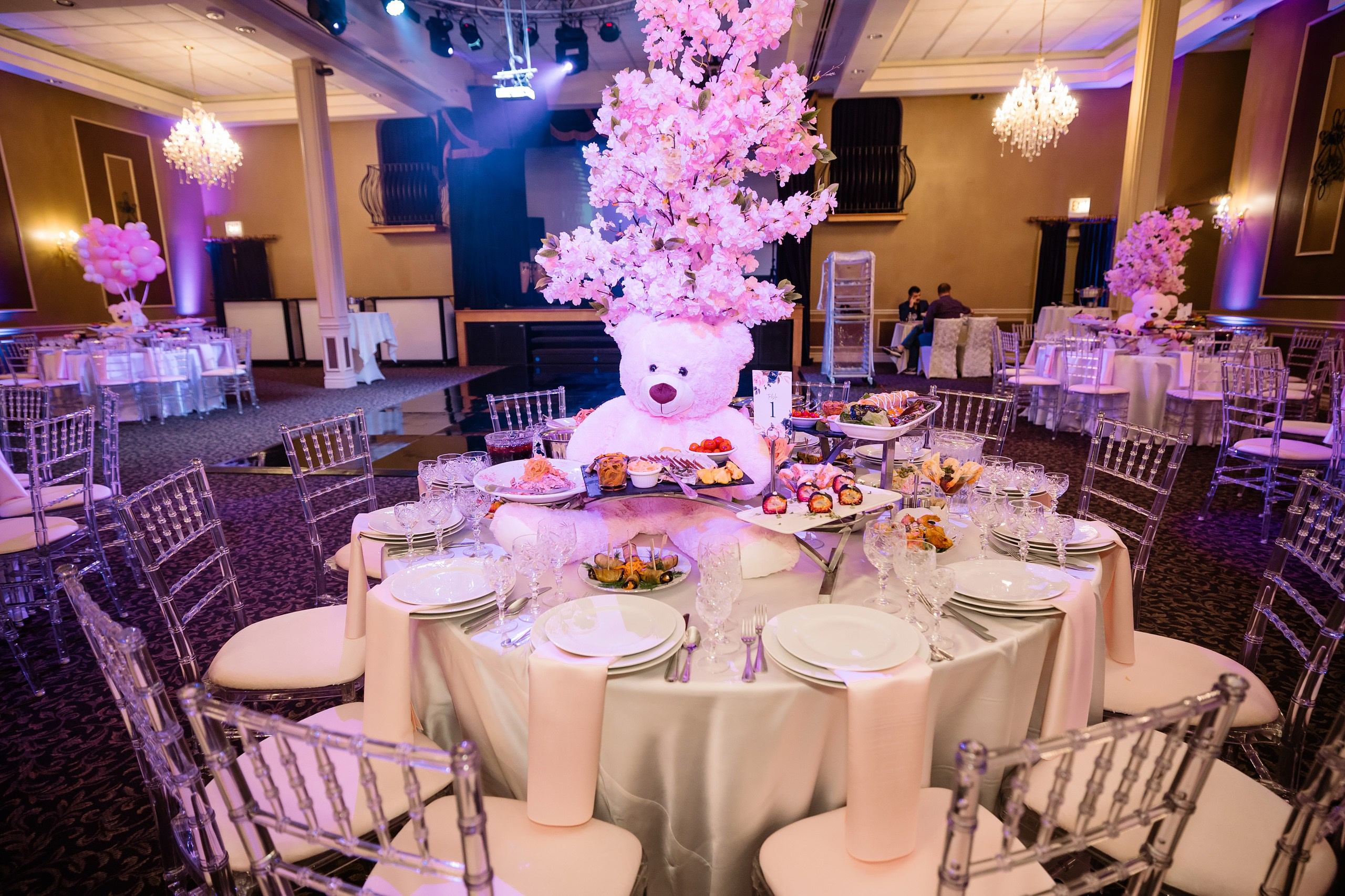 04.13.2025 First birthday. Wedding family event photographer in Chicago Nick Yushevich