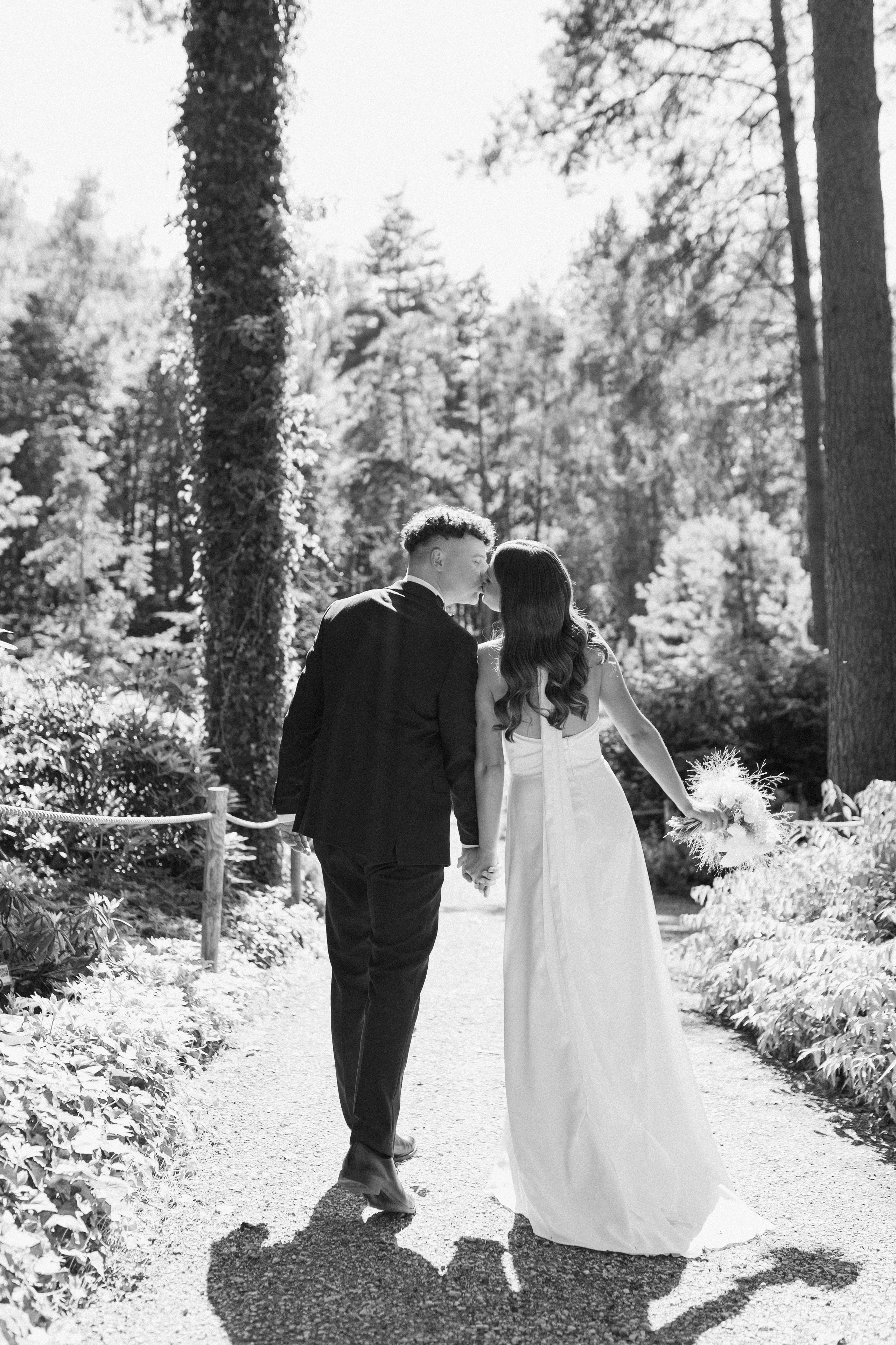 Vestuvės VU Botanikos sode Kairėnuose | Vilma ir Osmundas