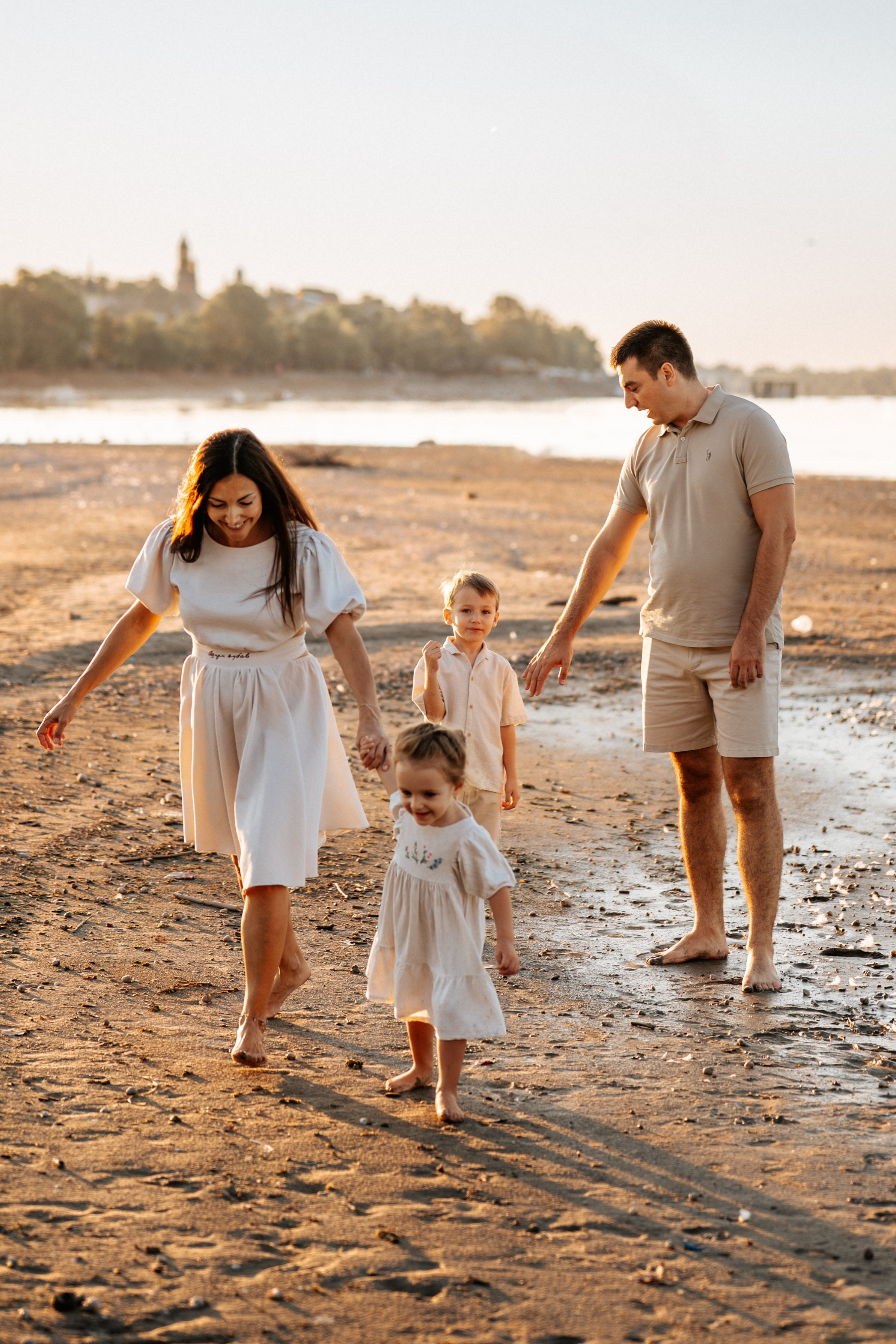 Anja, Nikola, Adam i Hana - porodično fotografisanje. Dečiji i porodični fotograf
