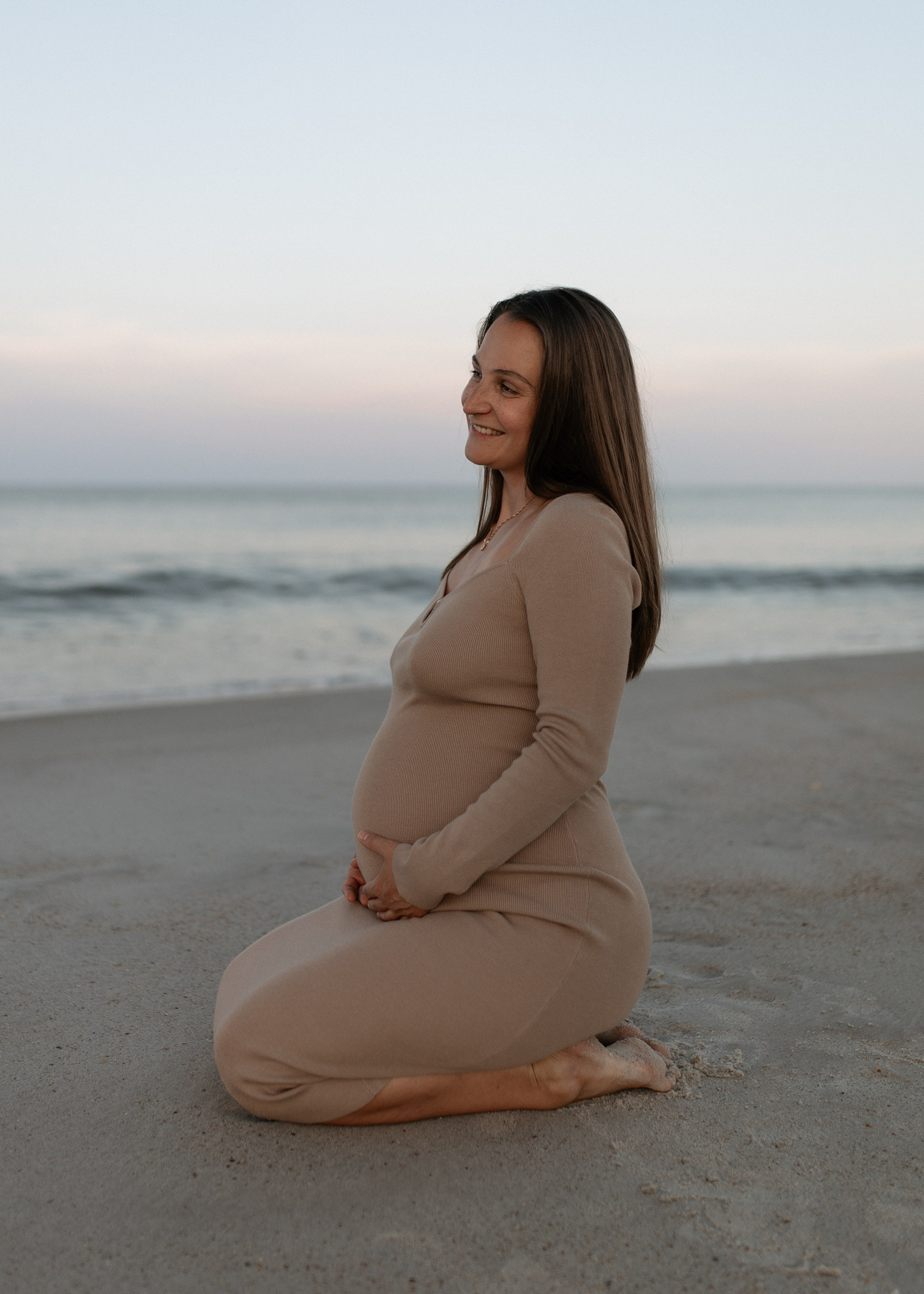 T + A Maternity at the Beach. Portrait and couples photographer in Florida, Valeriia Honcharova