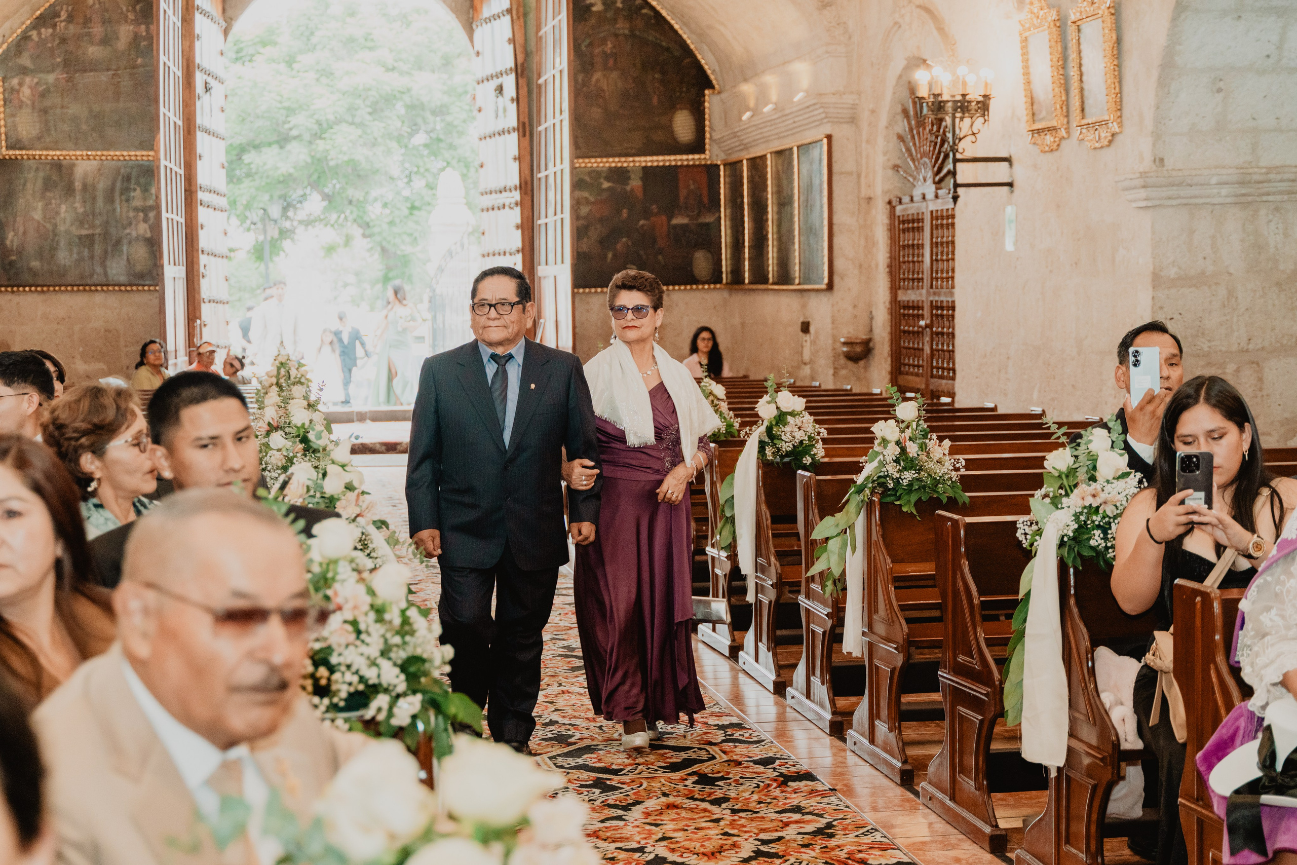FERNANDO + MARIBEL | BODA RELIGIOSA. Studio KVTA | Fotografía y Video de Bodas en Arequipa