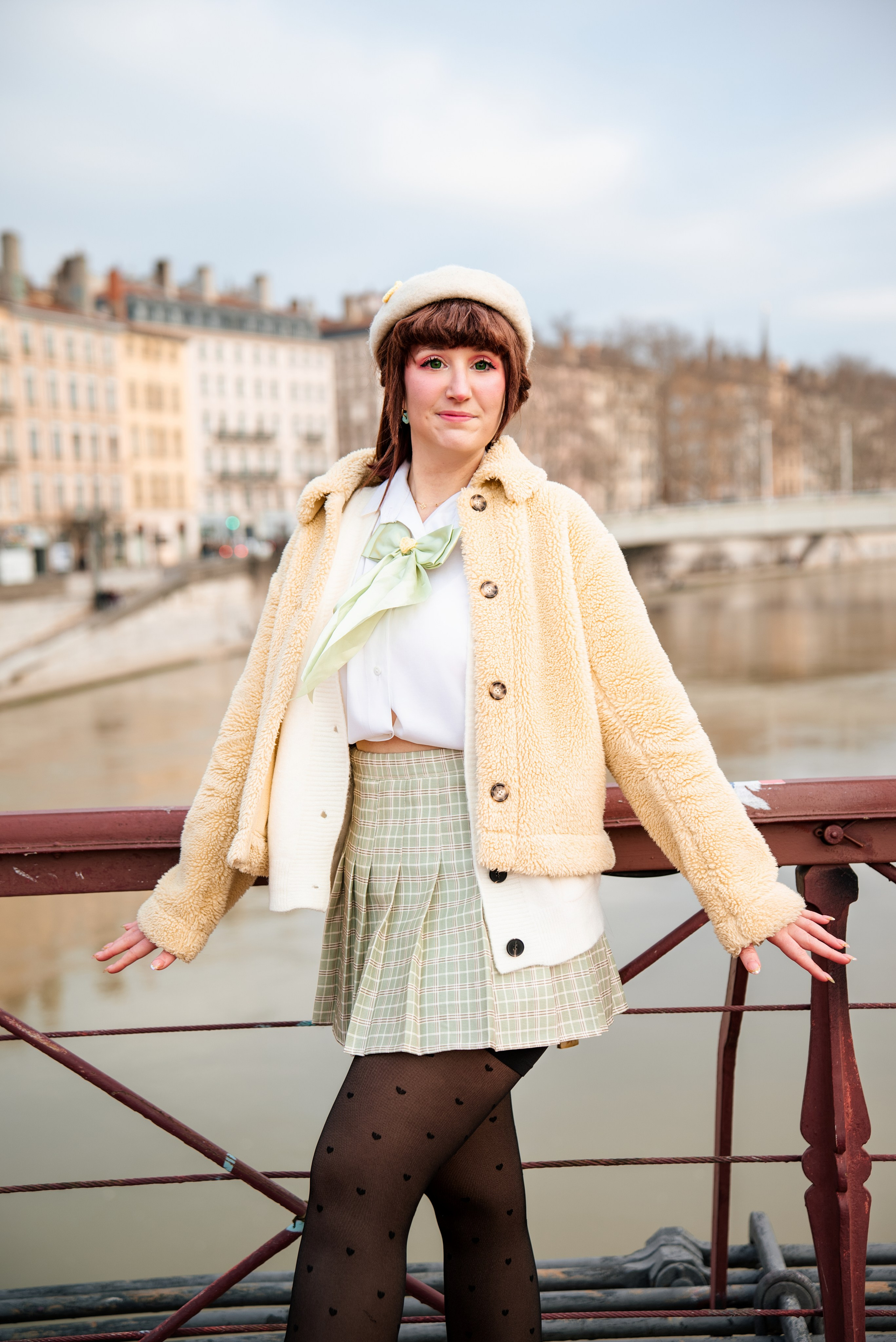 Shooting photo portrait au Pont de Lyon | Photographe à Lyon. Mekaranyu, Photographe de Villefontaine dans la région Auvergne-Rhône-Alpes