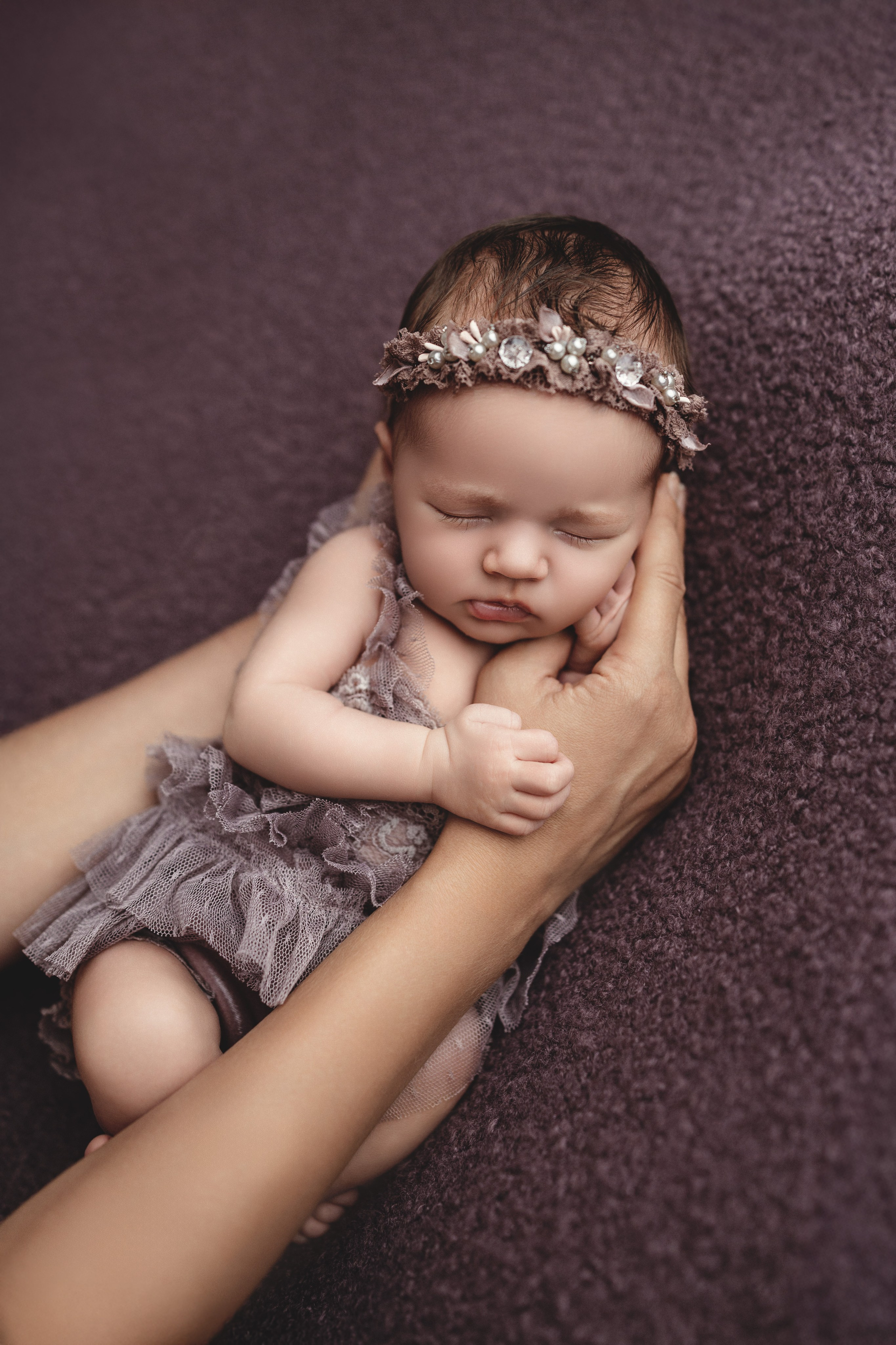 Newborn Classic. Newborn, kids, family photographer based near Zurich, Switzerland