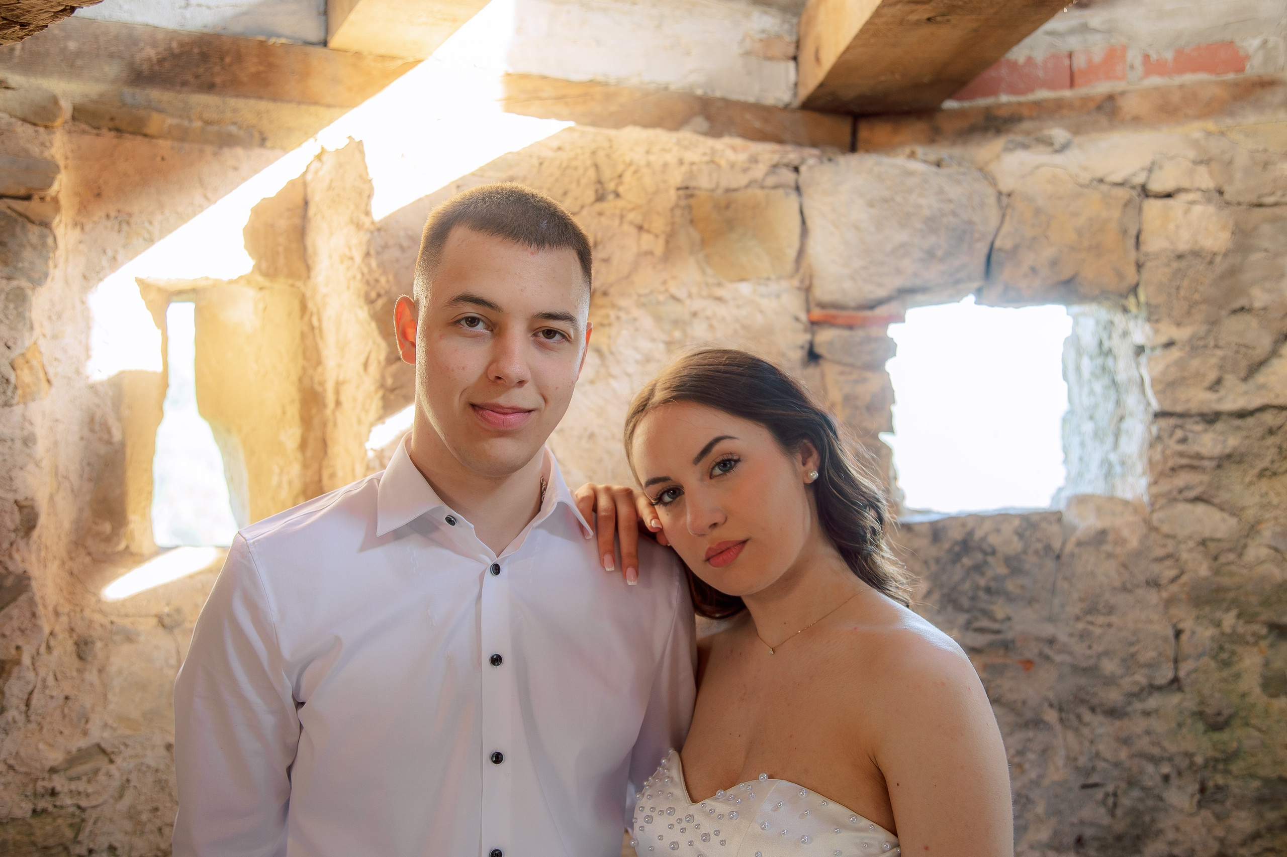 Brautpaarshooting auf Burg Hornberg. Fotograf für Hochzeits- und Familienfotos in Buchen (Odenwald) Mosbach