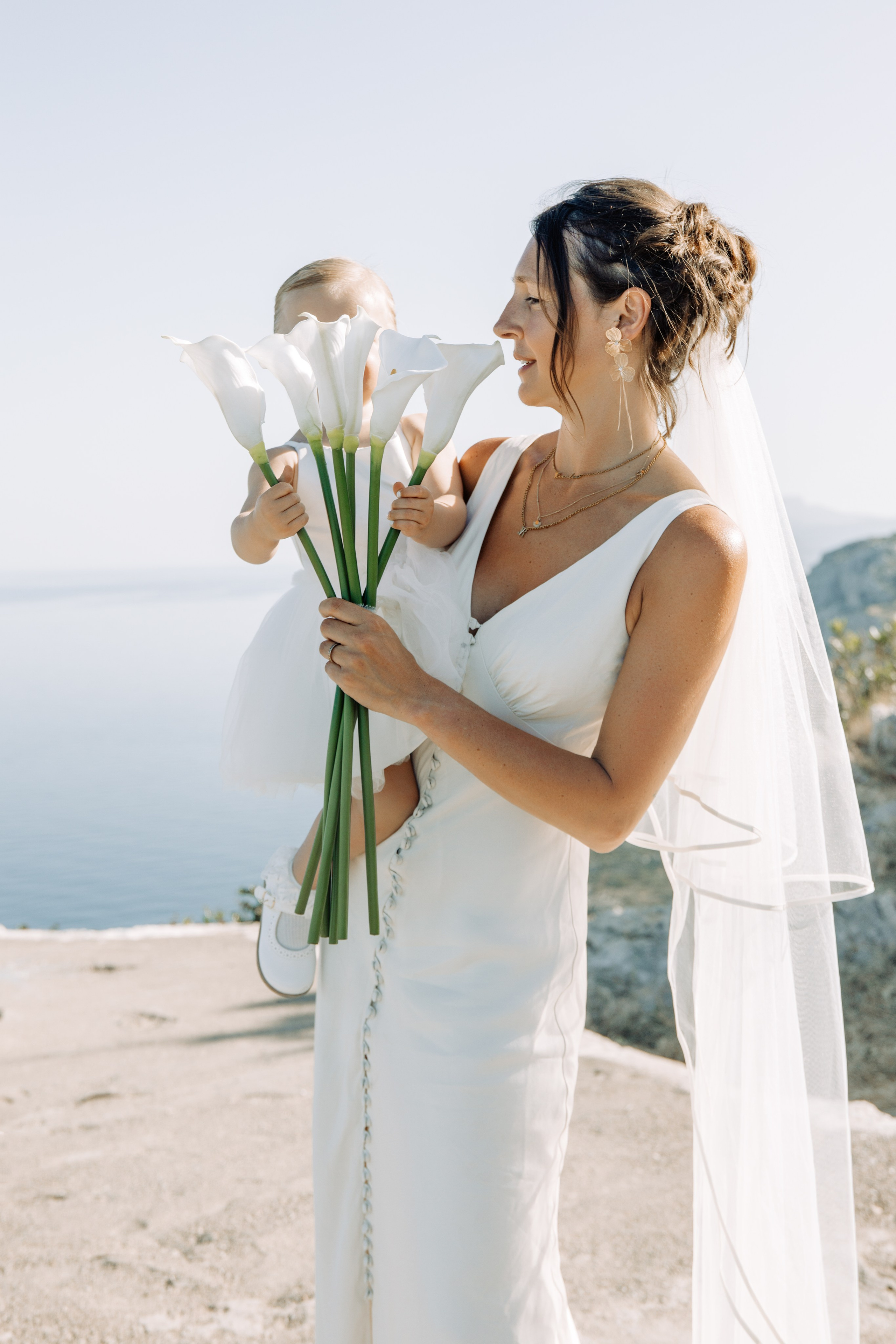 Ring exchange ceremony. Portrait- und Hochzeitsfotografin Irene Art Photo mit Sitz auf der griechischen Insel Rhodos