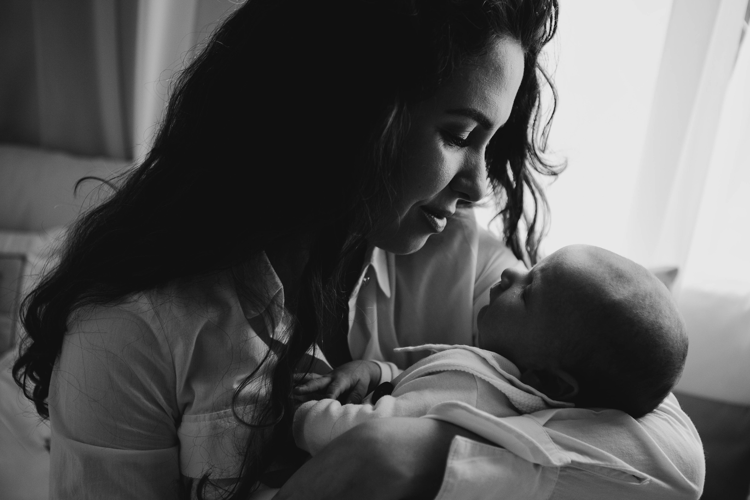 Bebê em casa. Fotógrafa de família