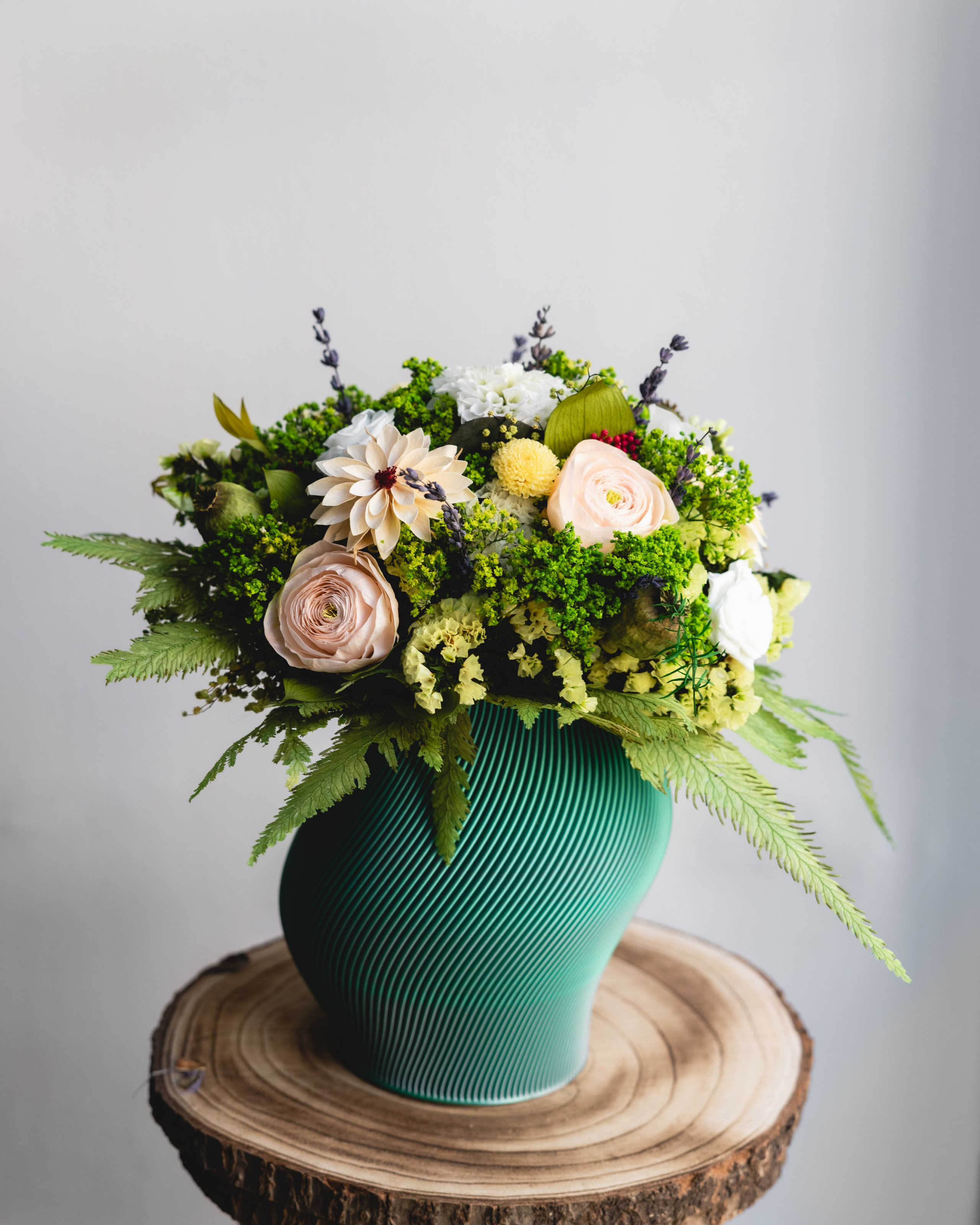 Wow blomster. Professional wedding photographer in Copenhagen, Denmark — Julia Byron