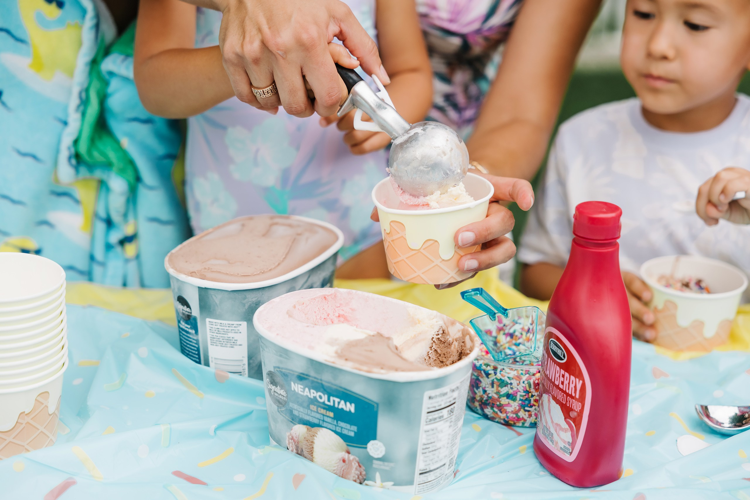 Birthday Party. Wedding family event photographer in Chicago Nick Yushevich