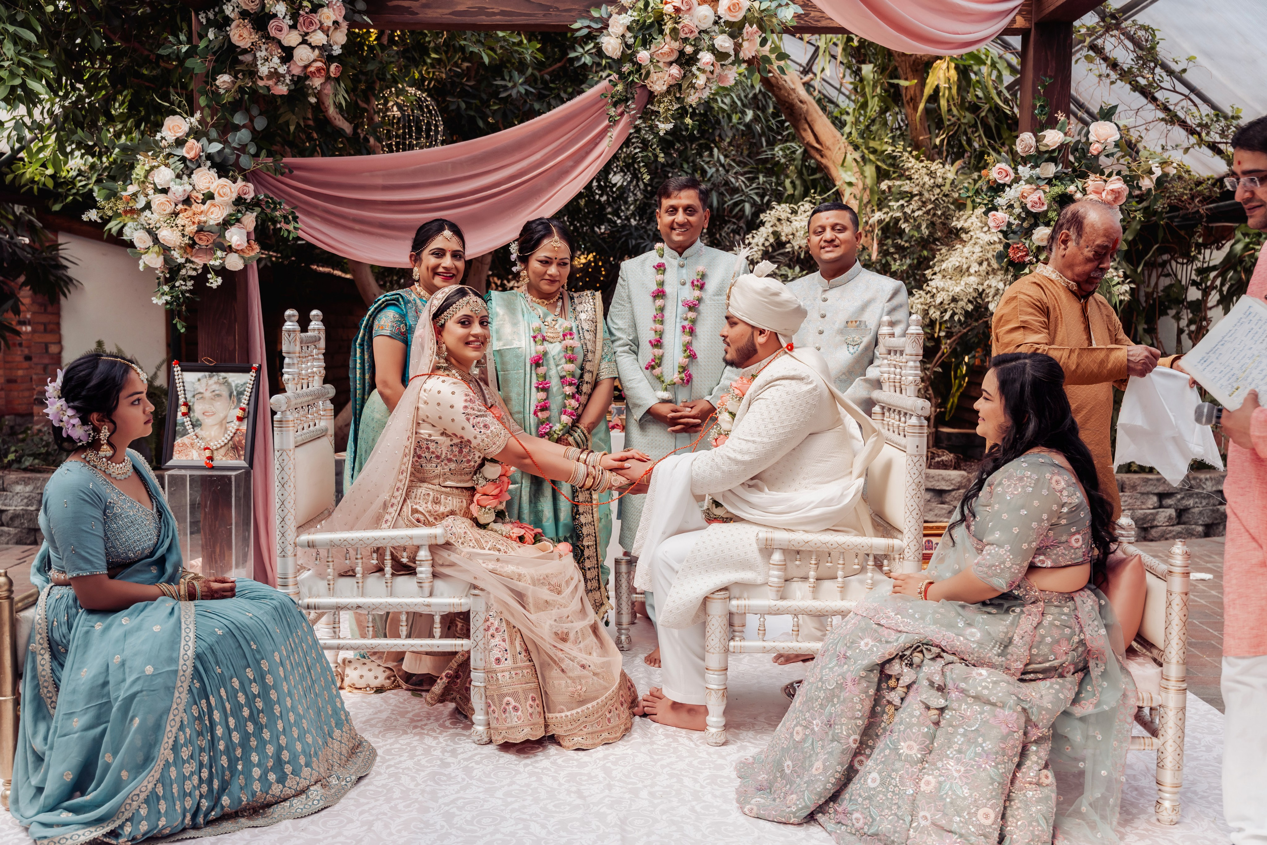 Darshil & Shailja. Wedding Photographer & Cinematographer studios