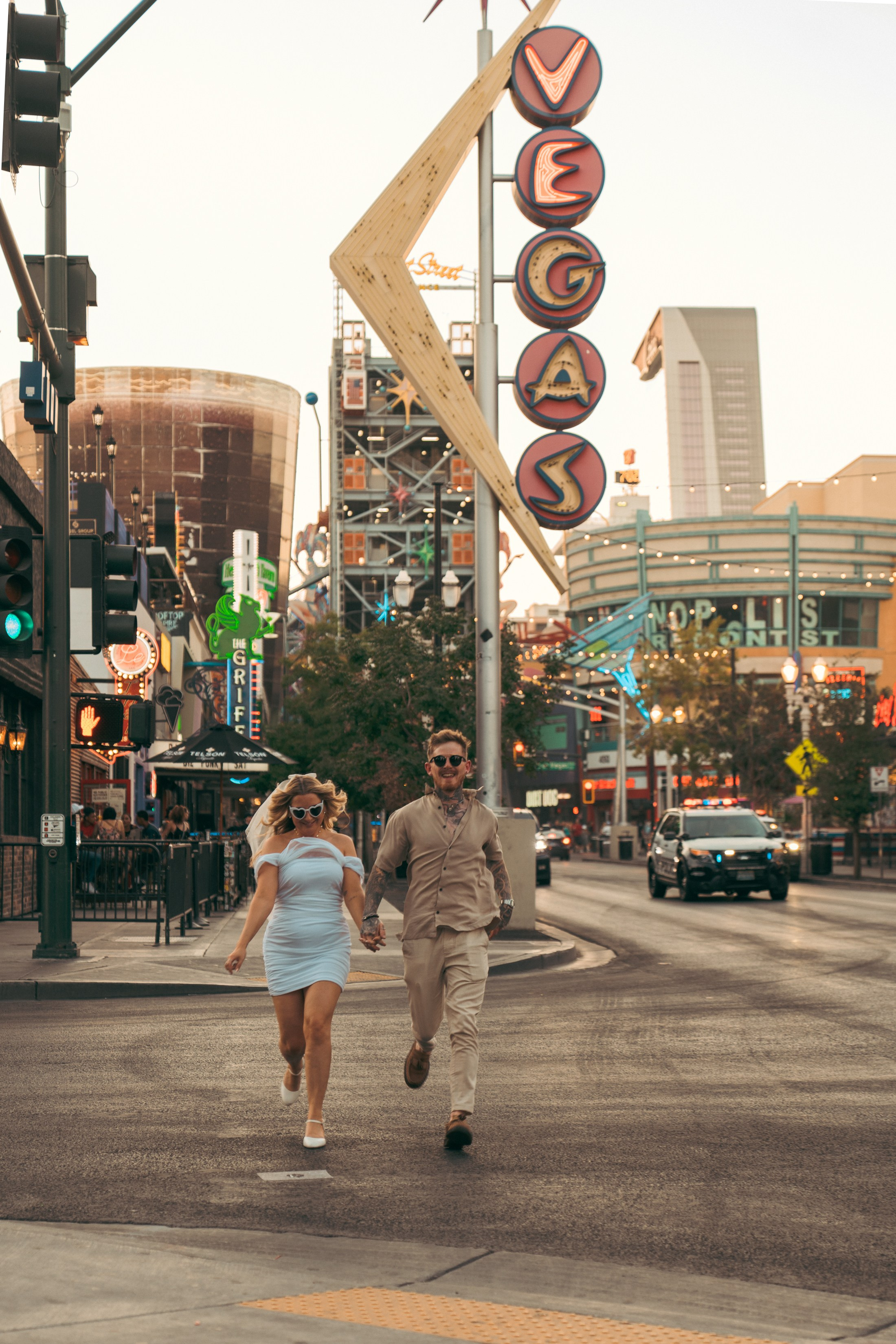 Nia& Joe. Wedding & elopement photographer Viktoriya Kravtsov. Las Vegas