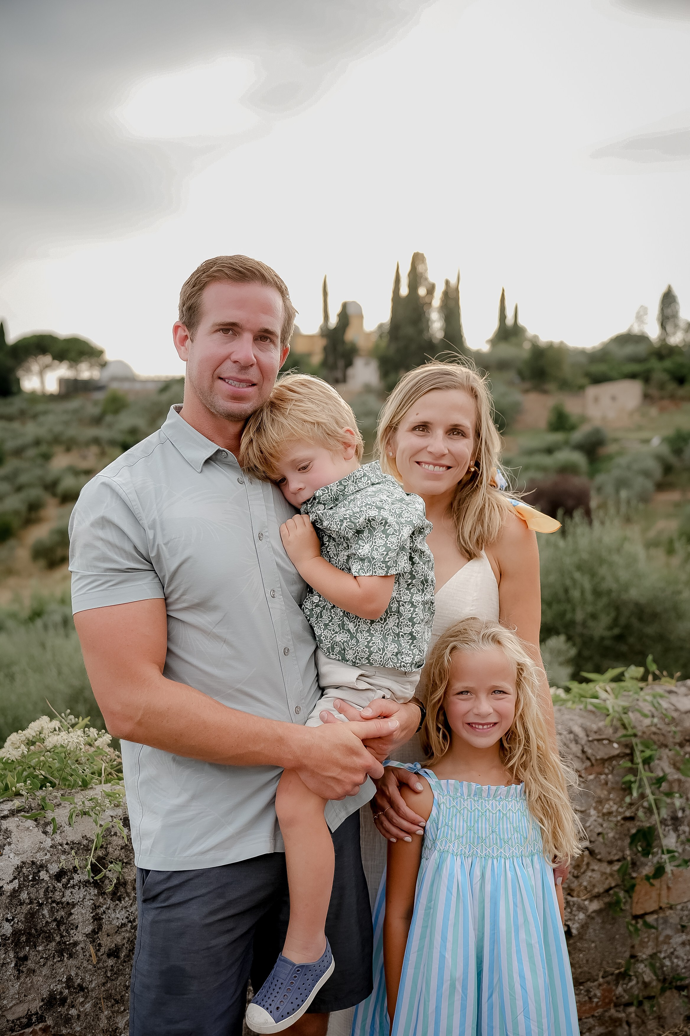 Nicole & Family. Wedding Photographer in Italy